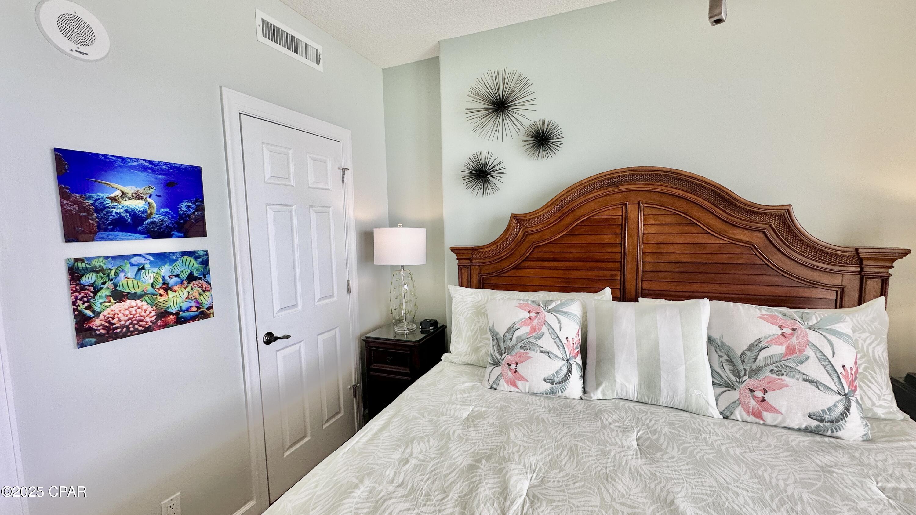 Image 24 For 17643 Front Beach Road 2003