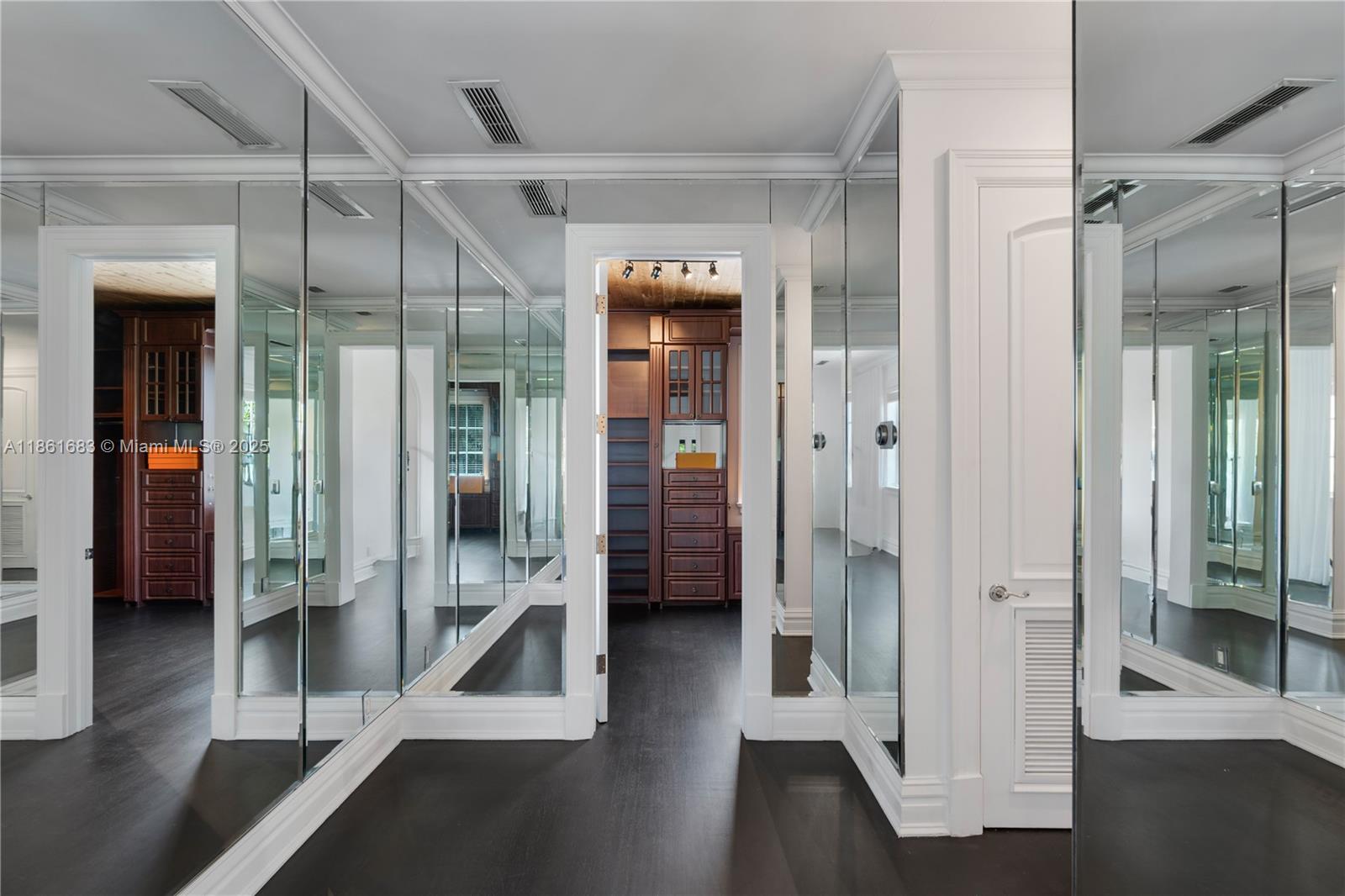 26 Tahiti Beach Island Rd