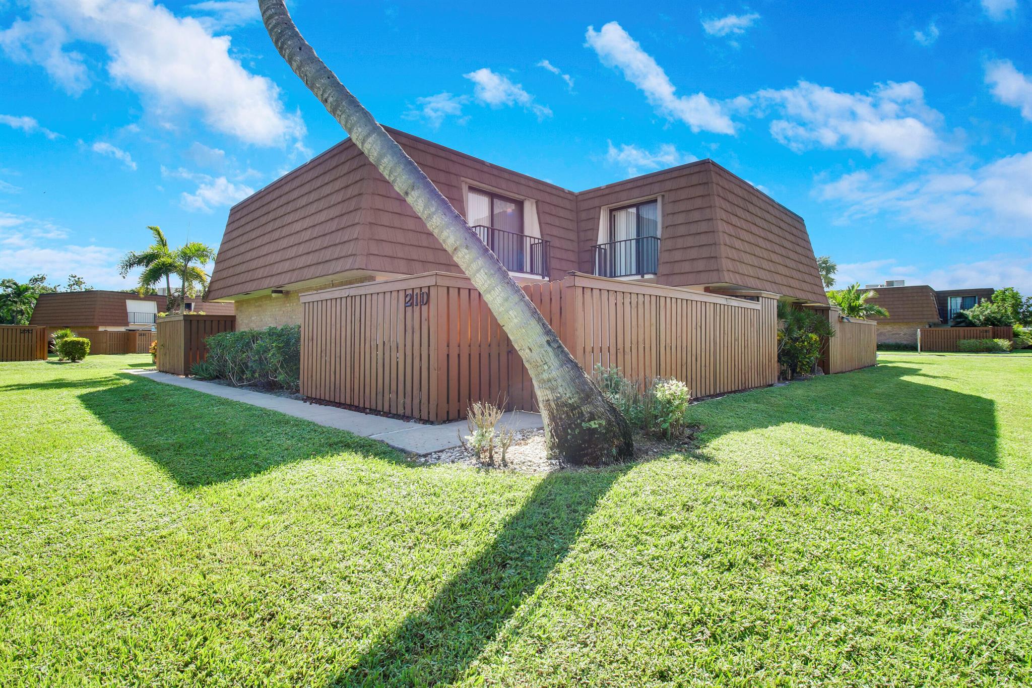 Homes for sale in Tequesta, FL | 3900 County Line Road #21d, Tequesta, FL 33469 | MLS# R11118331