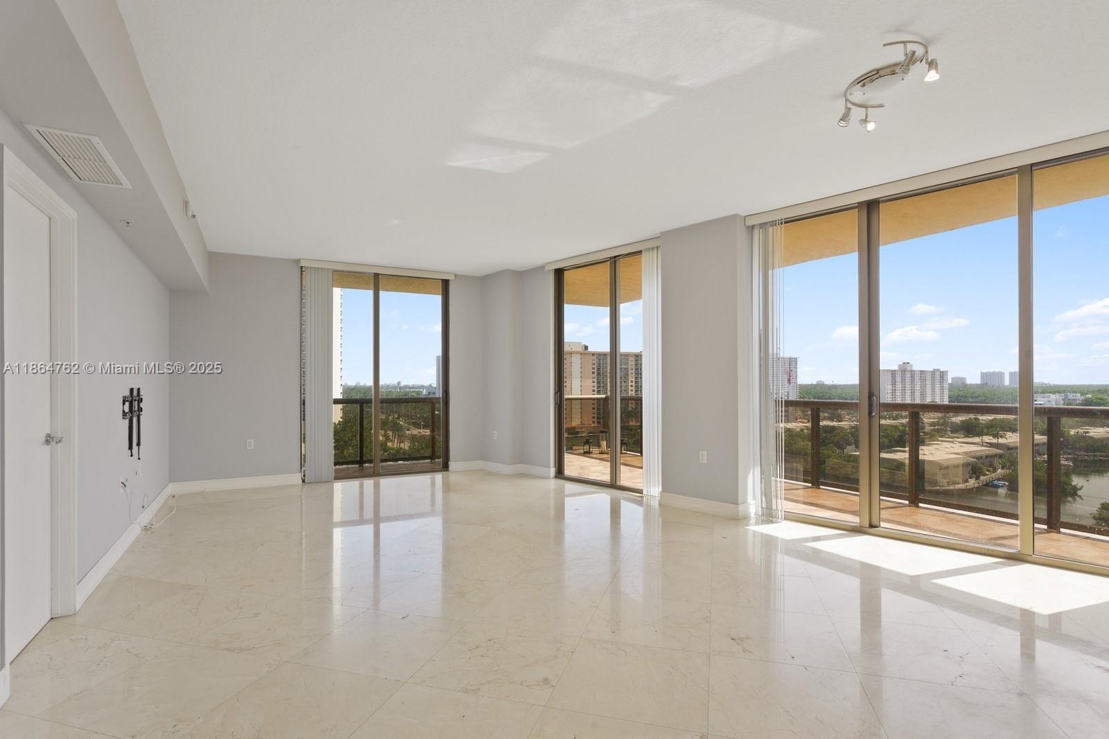 Condo for Sale in Sunny Isles Beach, FL