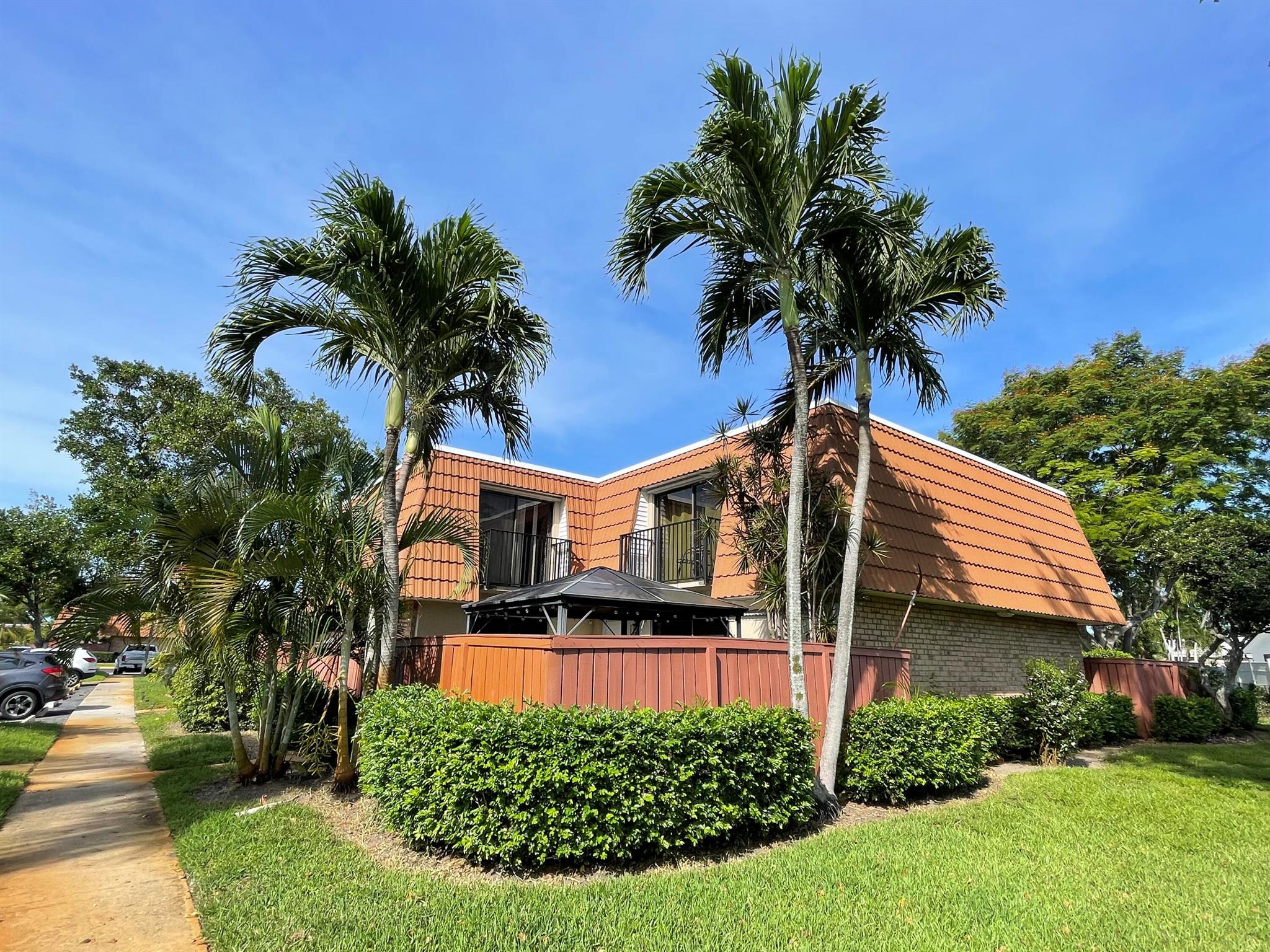 Homes for sale in Deerfield Beach, FL | 2880 Waterford Dr S #11, Deerfield Beach, FL 33442 | MLS# R11118377