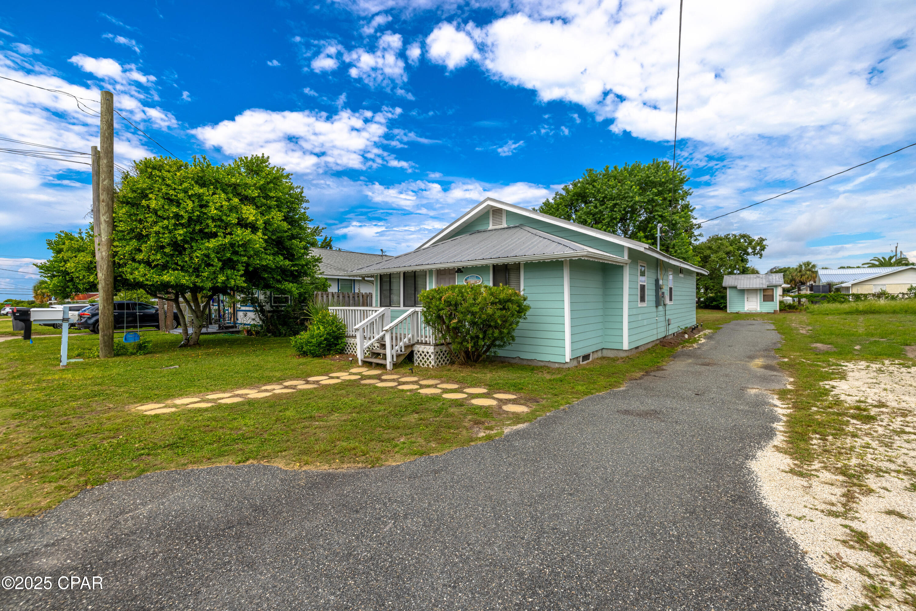 Listing photo id 2 for 113 Placido Place