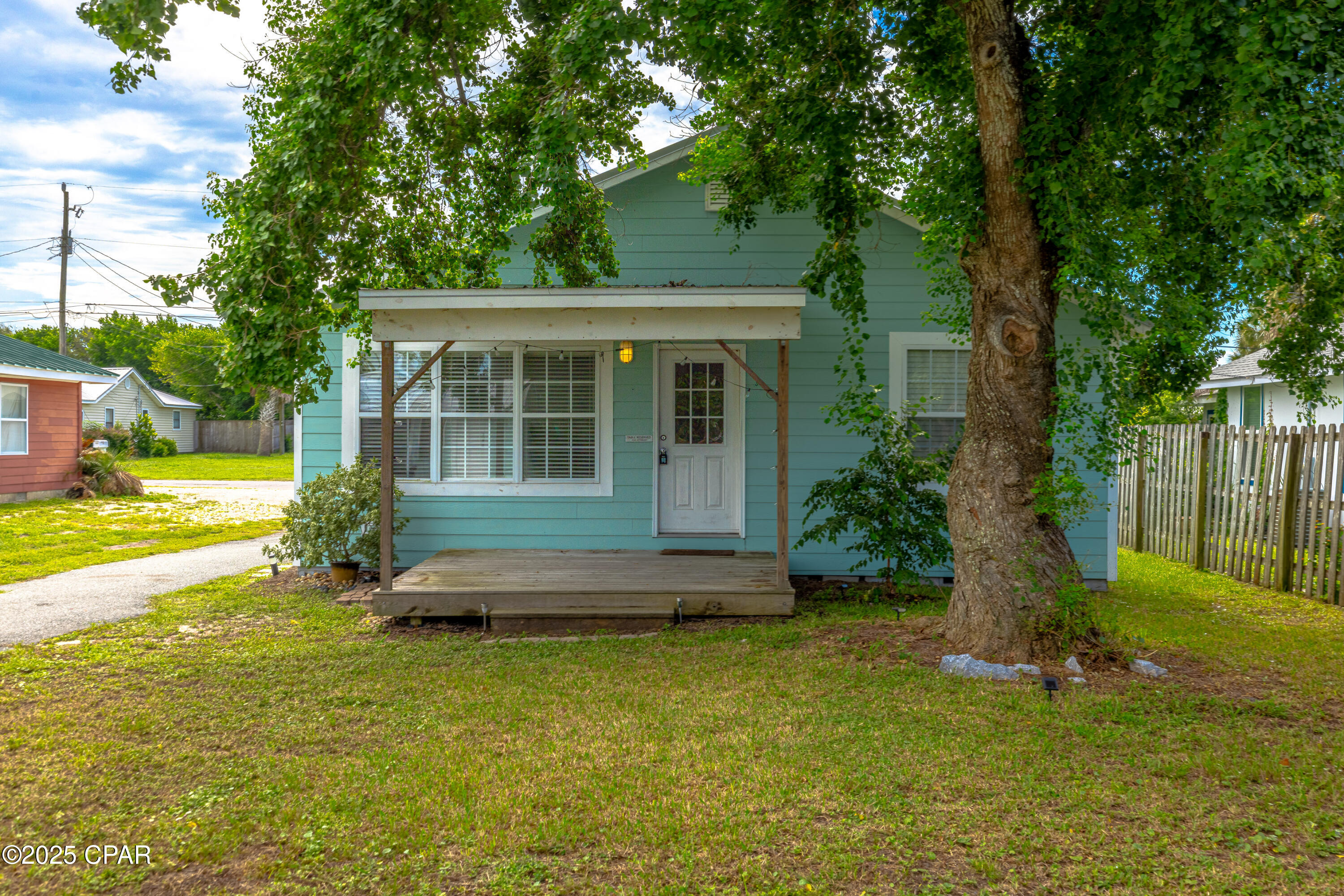 Listing photo id 27 for 113 Placido Place