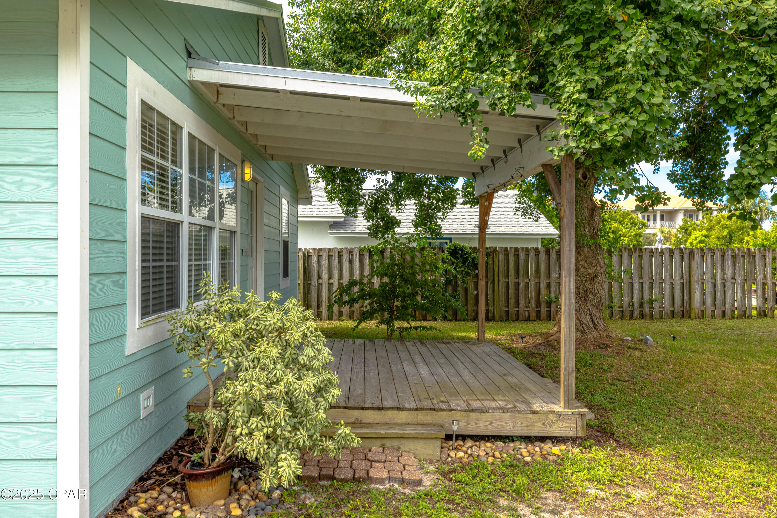 Listing photo id 29 for 113 Placido Place