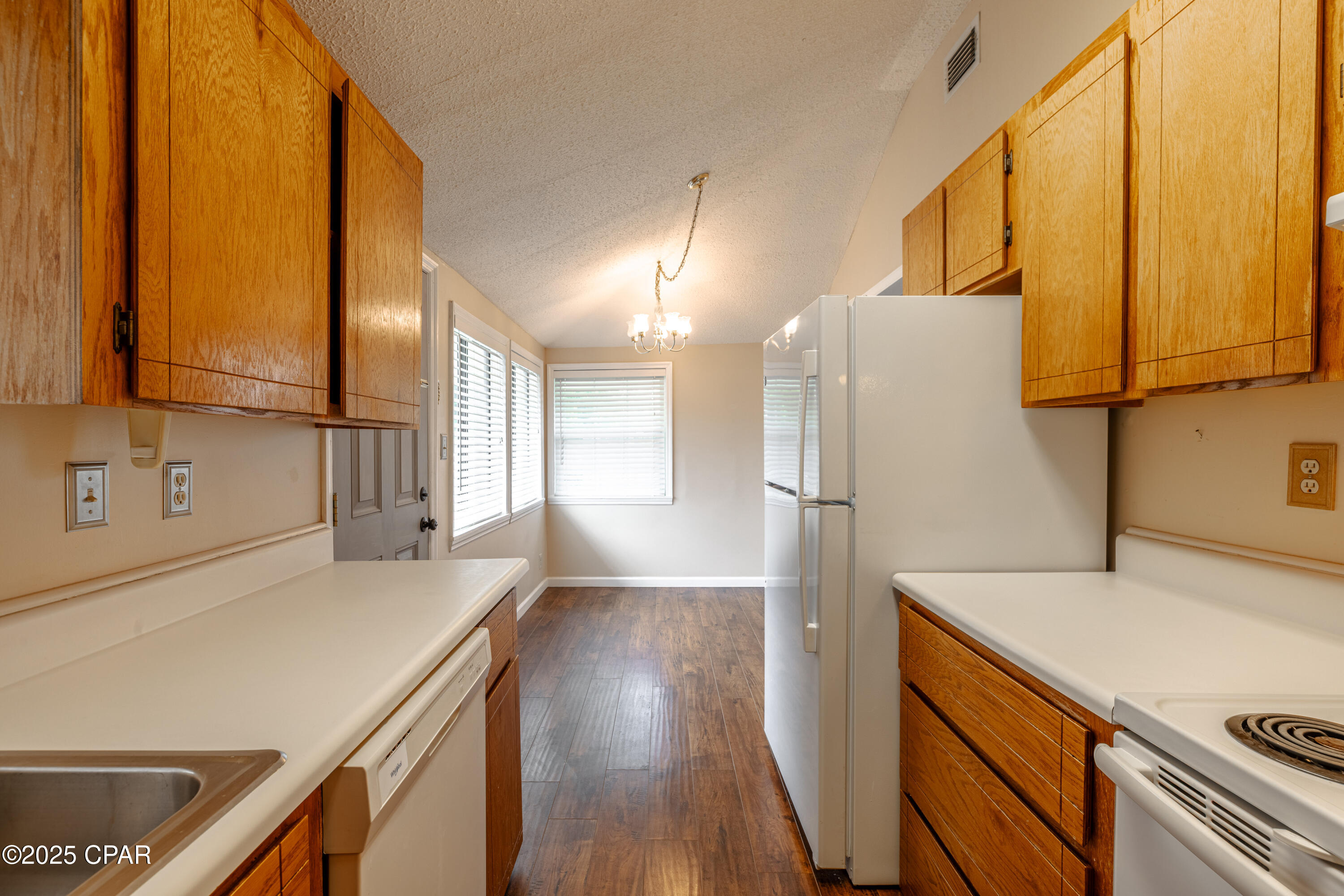 Listing photo id 4 for 113 Placido Place