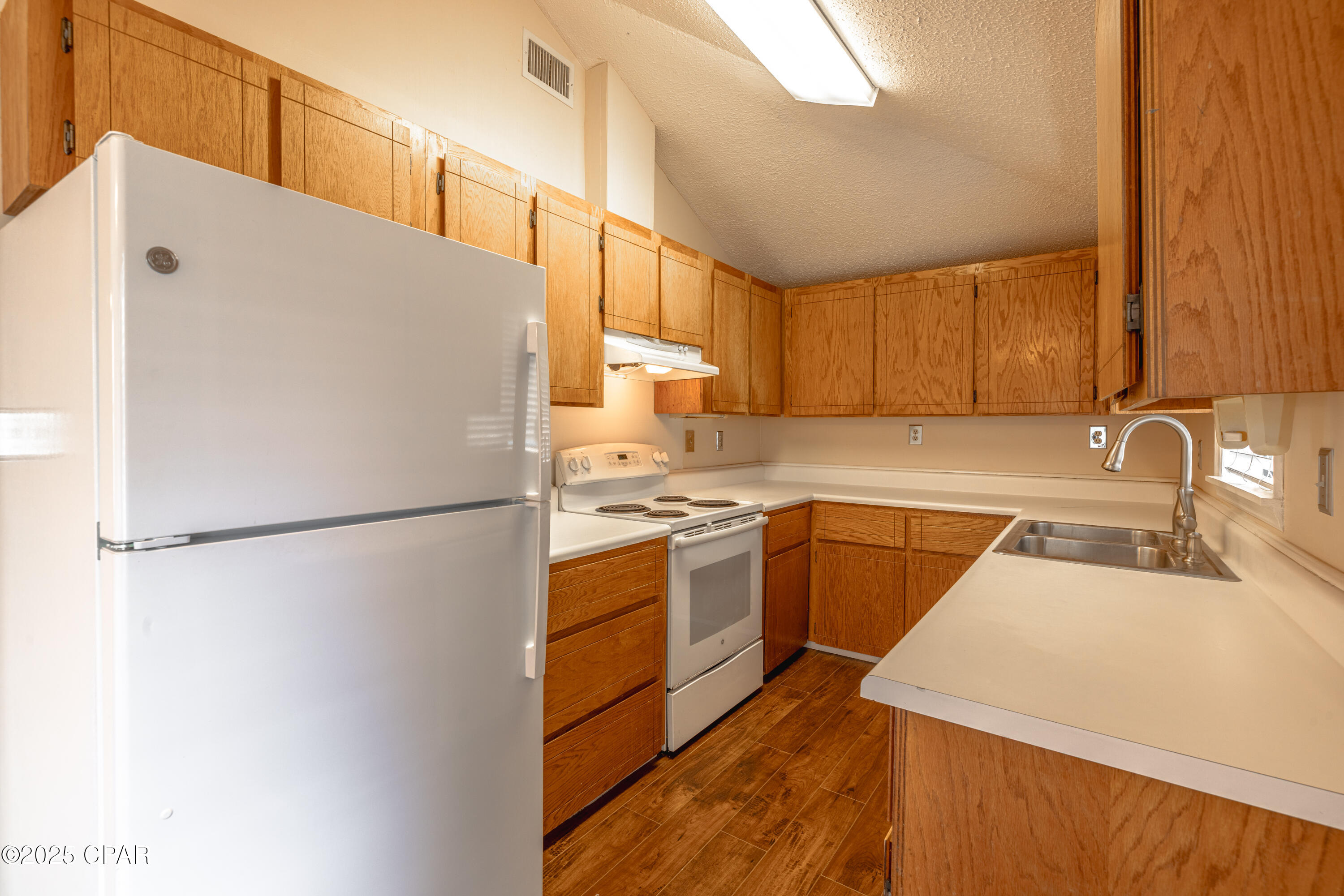 Listing photo id 7 for 113 Placido Place