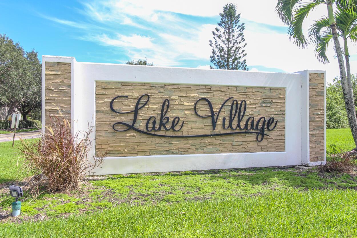 Homes for sale in Palm City, FL | 1679 Sw Crossing Circle, Palm City, FL 34990 | MLS# R11118398