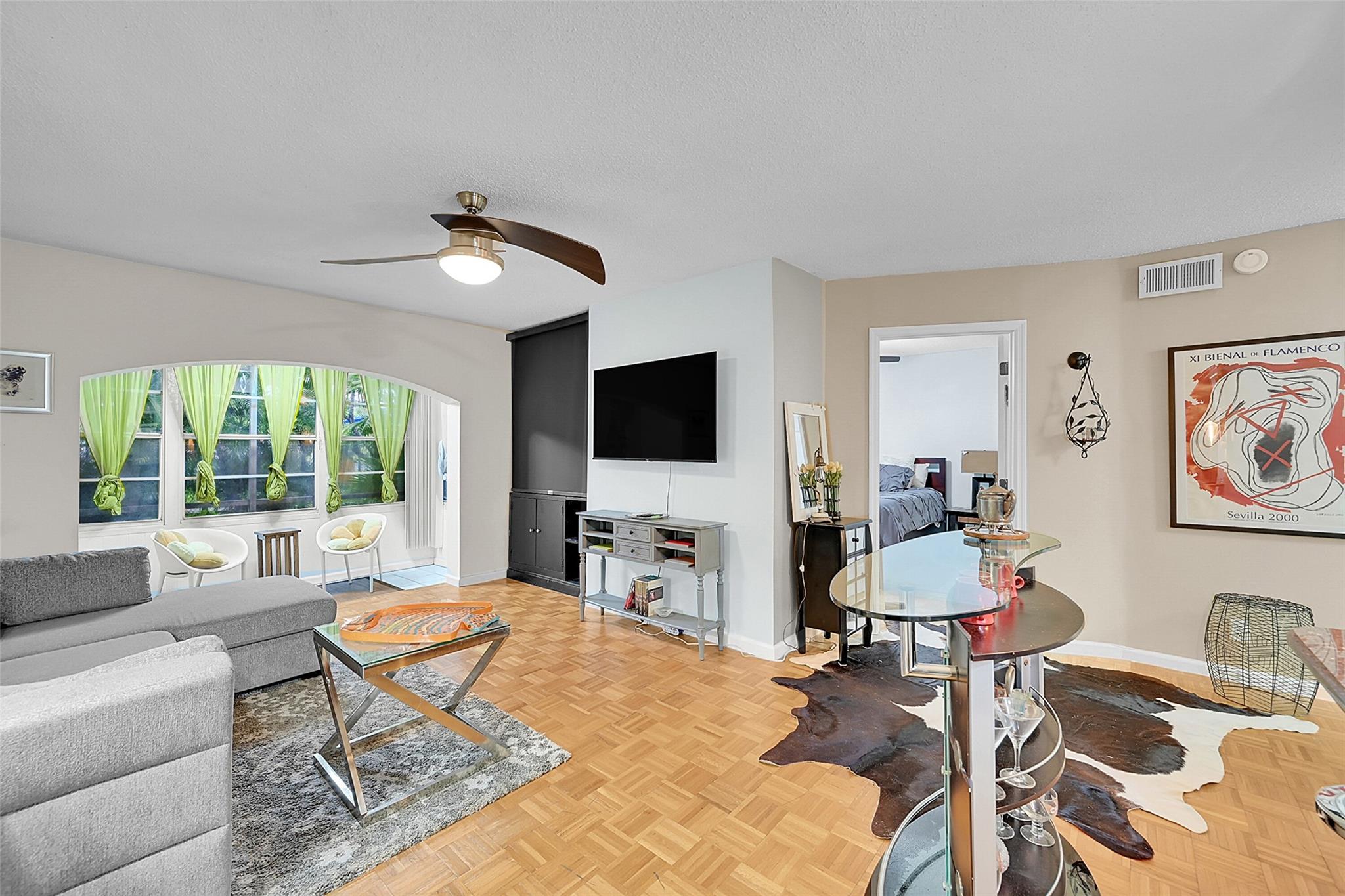 Imperial Point Colonnades