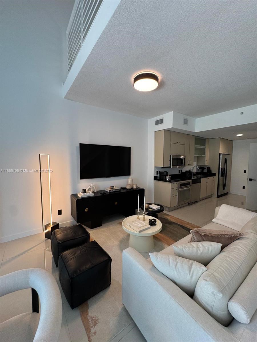 60 SW 13th St #1406, Miami FL 33130