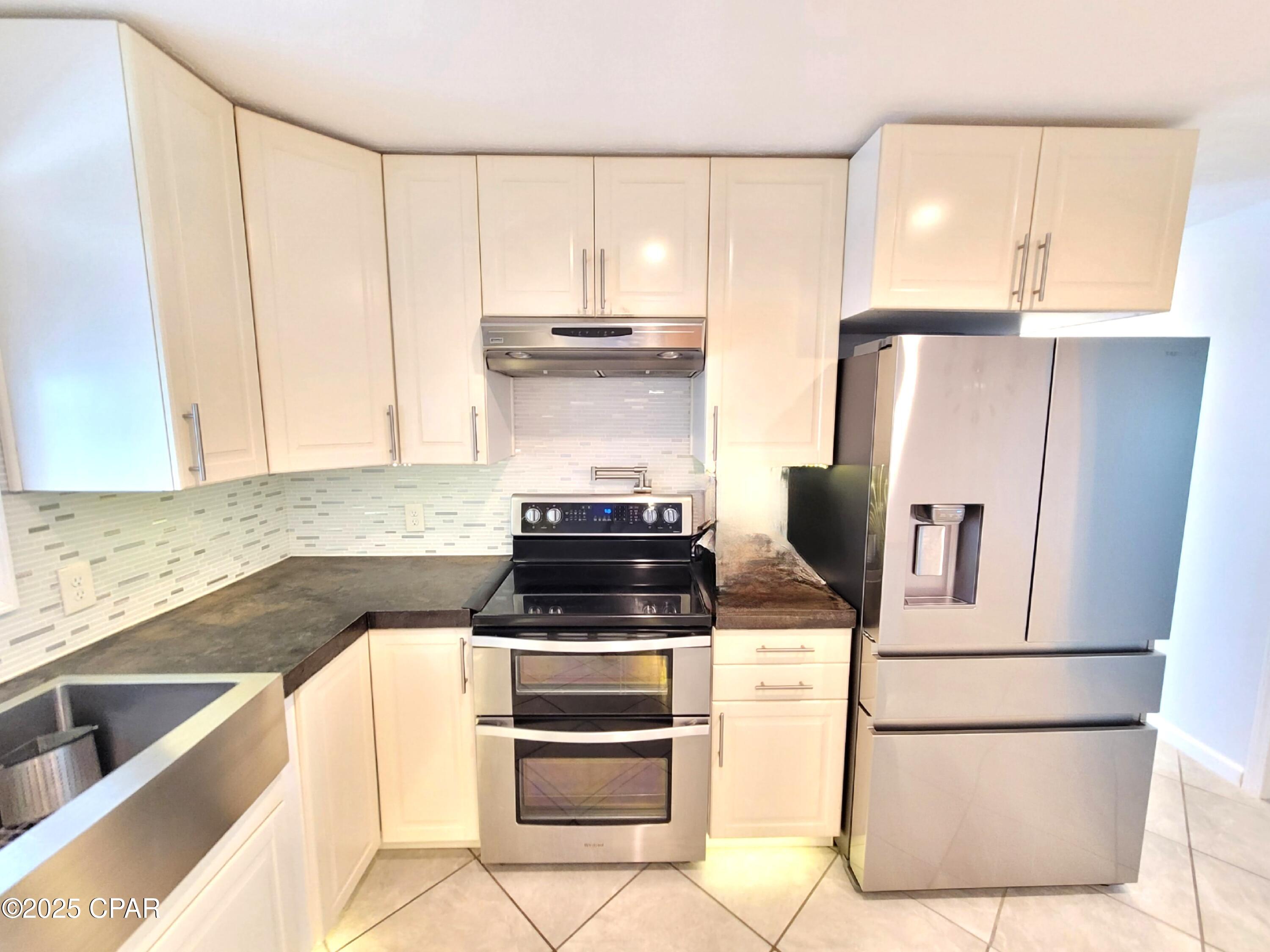 Image 12 For 325 Alexander Drive