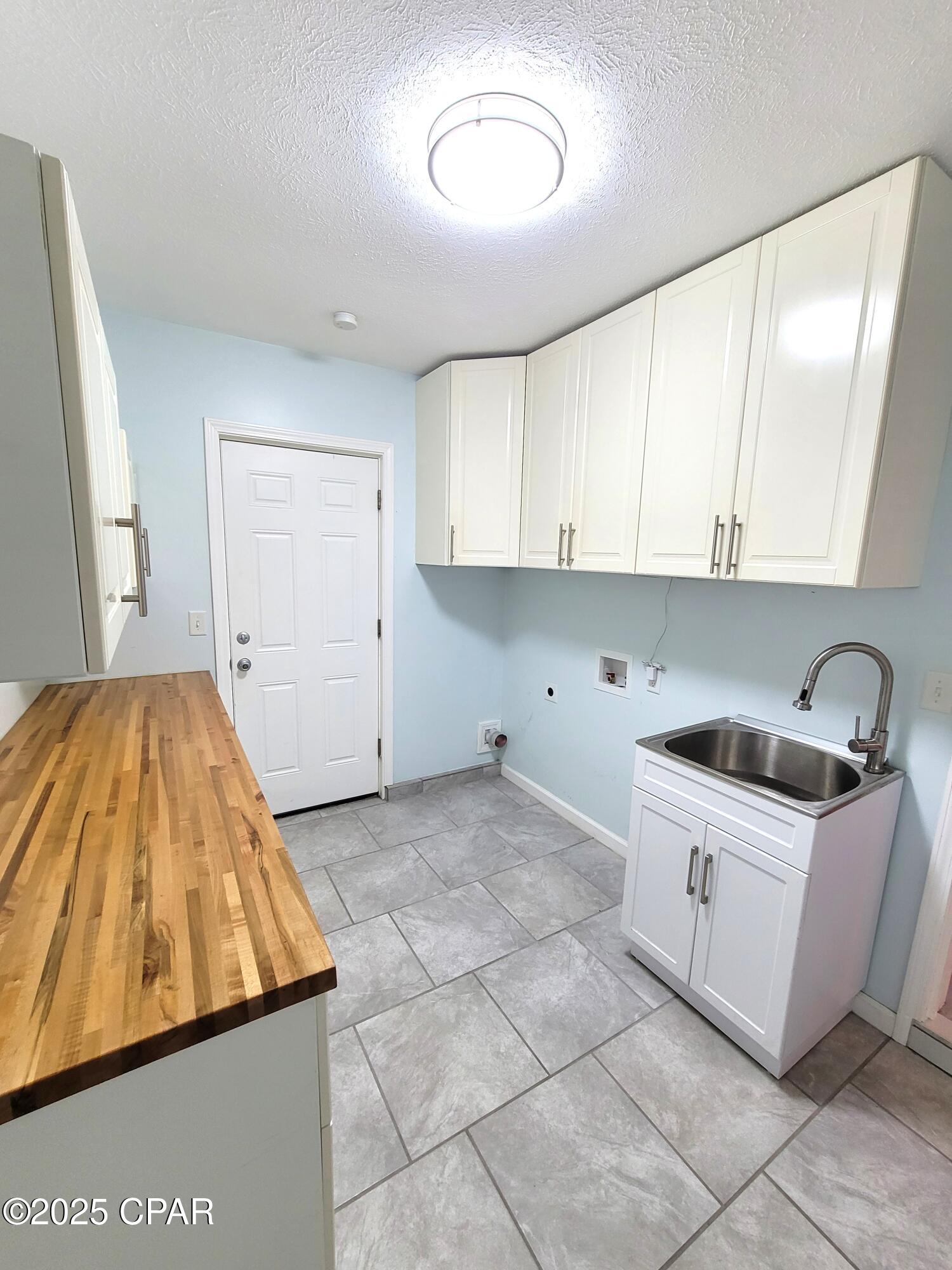 Image 17 For 325 Alexander Drive