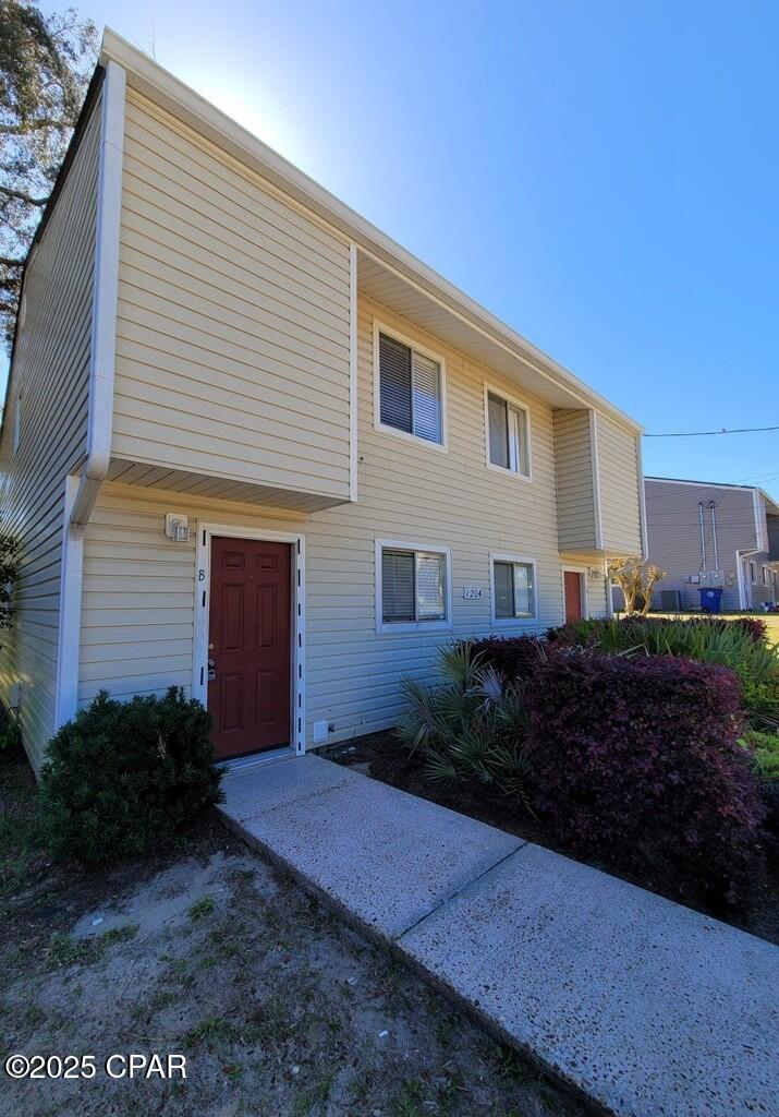 Image 1 For 1204 Drake Avenue B