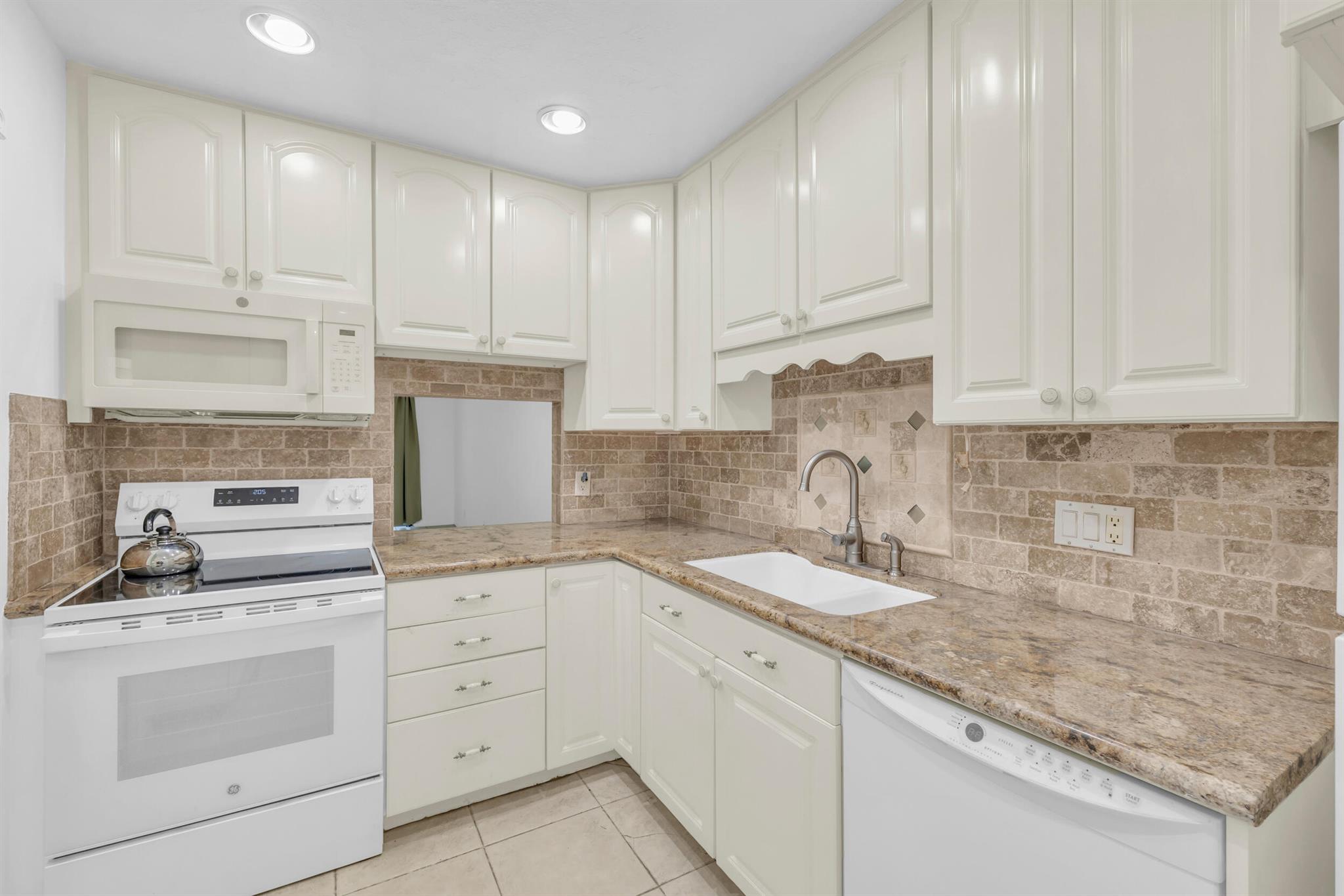 Homes for sale in West Palm Beach, FL | 150 Lake Meryldr #247, West Palm Beach, FL 33411 | MLS# R11118474