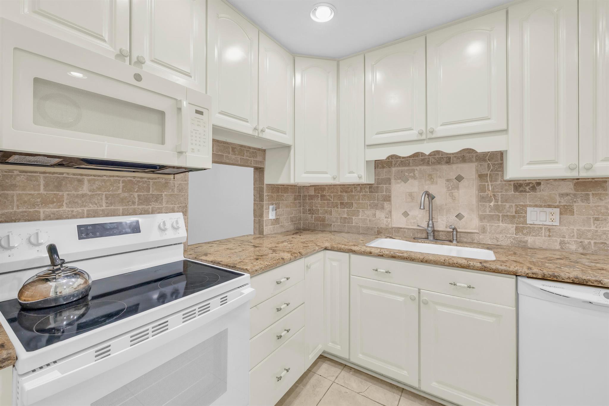 Homes for sale in West Palm Beach, FL | 150 Lake Meryldr #247, West Palm Beach, FL 33411 | MLS# R11118474