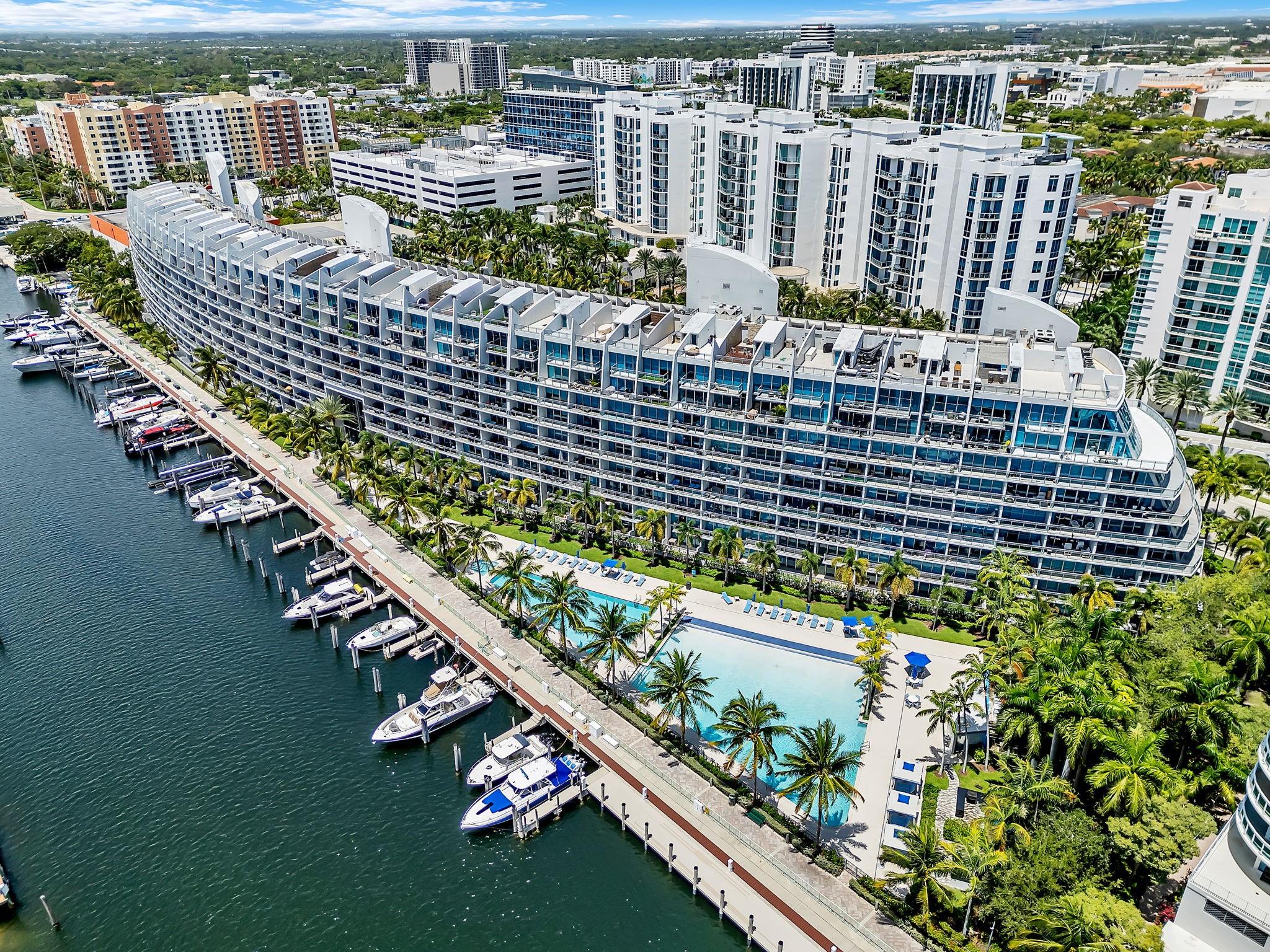Apartamento à Venda em Aventura, FL