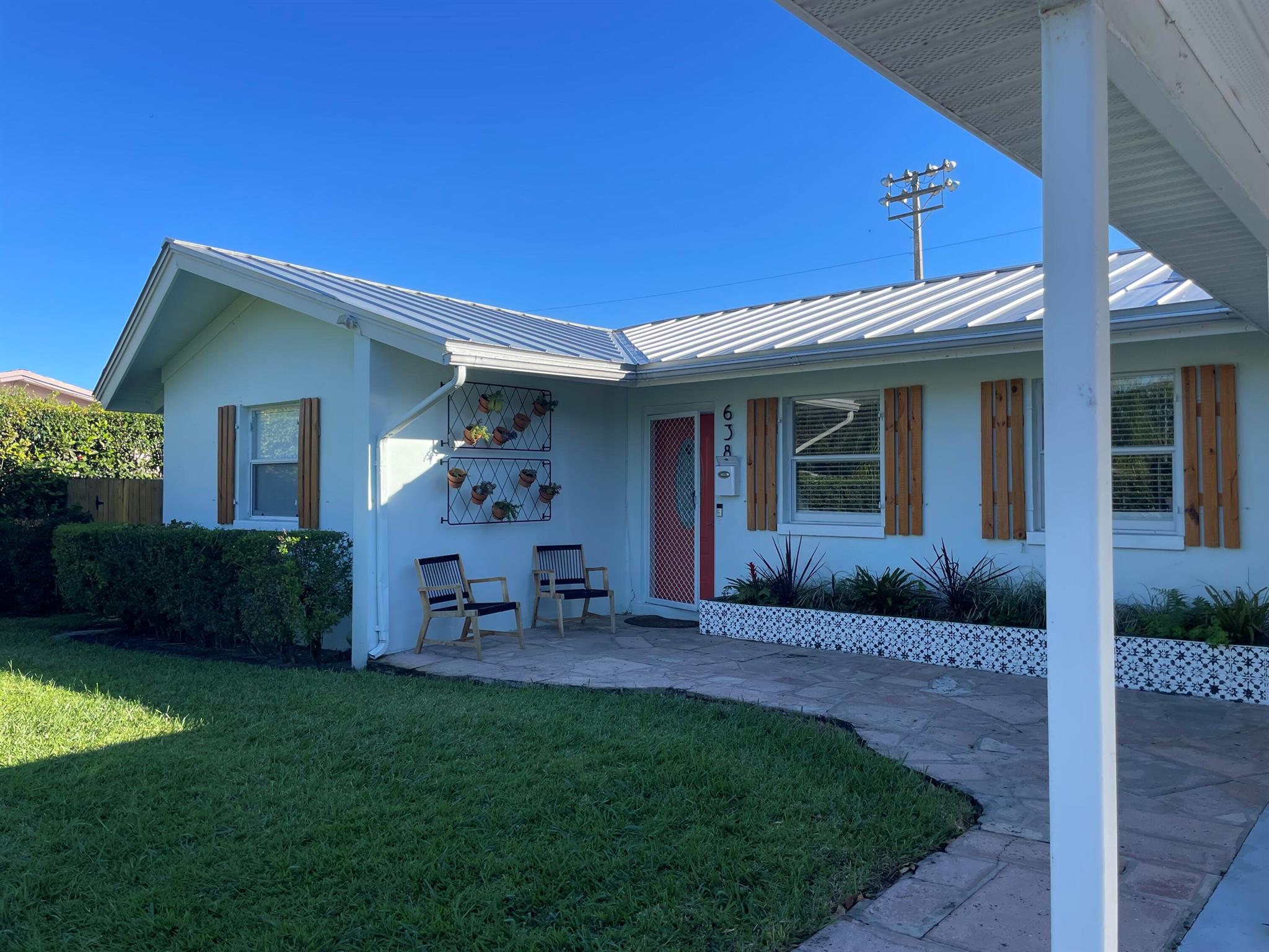 638 Date Palm Drive Lake Park FL 33403 | R11118508