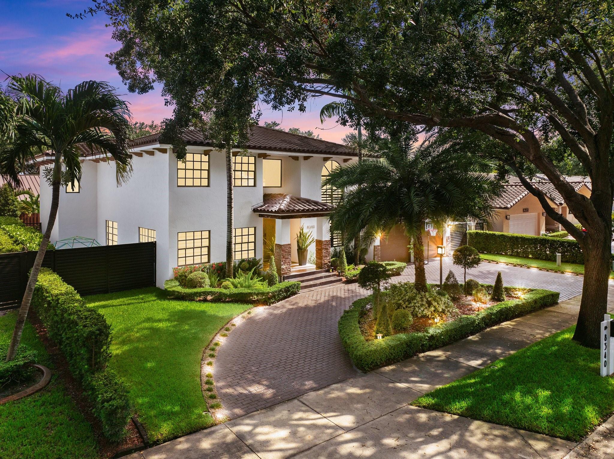 Homes for sale in Miami Lakes, FL | 8340 Nw 167th Ter, Miami Lakes, FL 33016 | MLS# F10523203