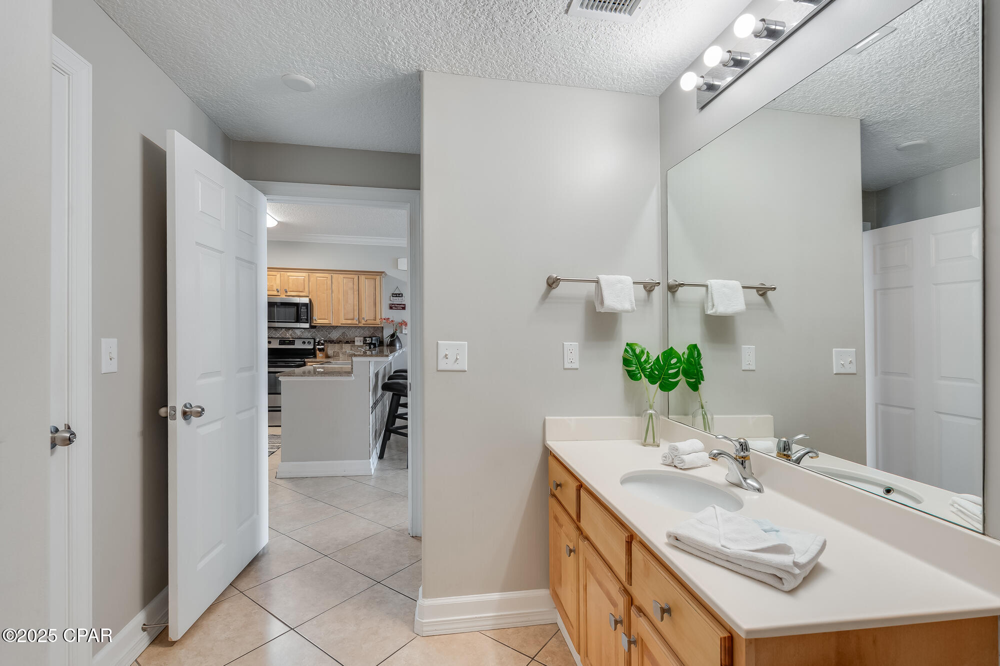 Image 16 For 17643 Front Beach  1202