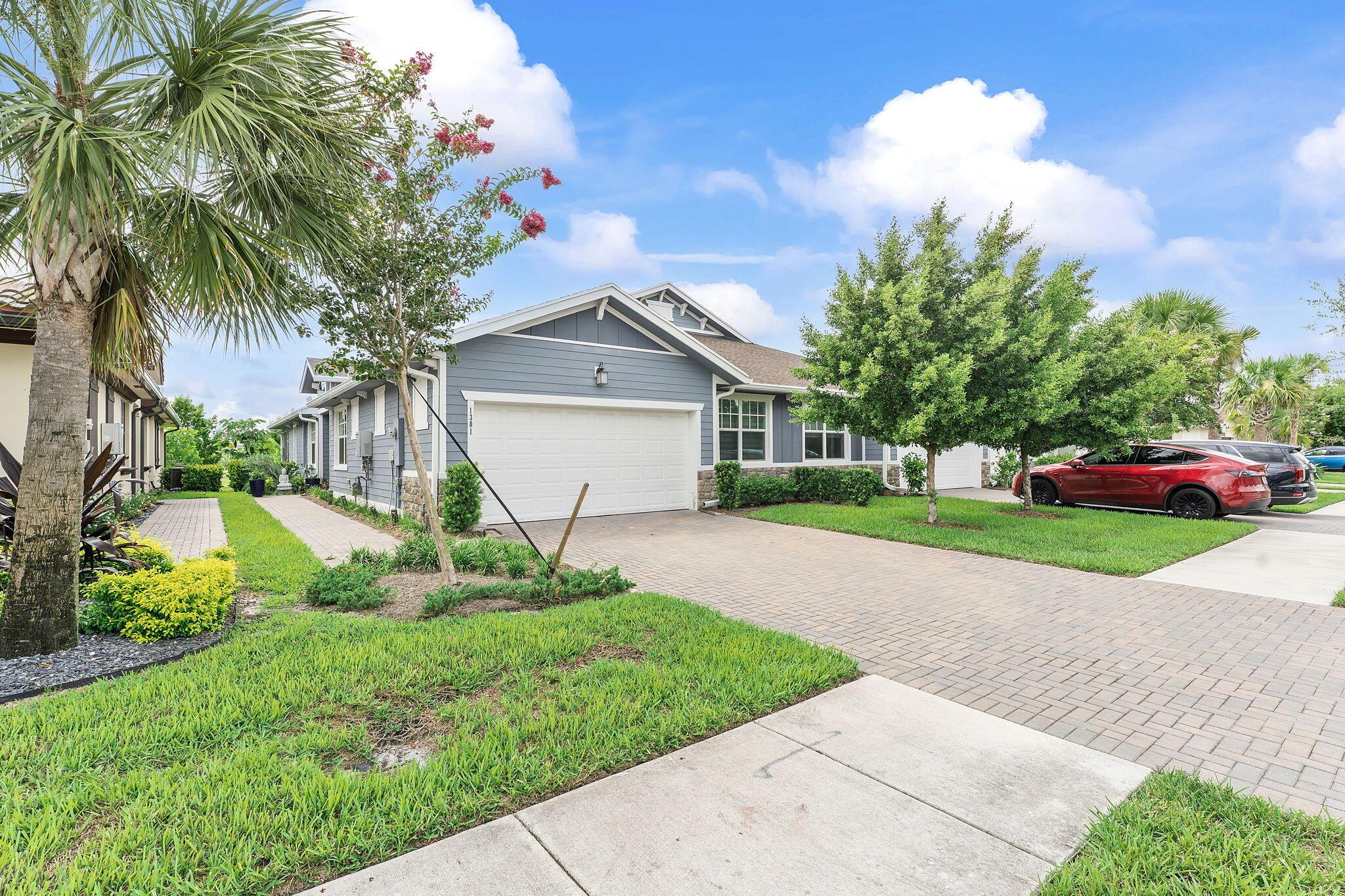 Homes for sale in Loxahatchee, FL | 1301 Haywagon Trail, Loxahatchee, FL 33470 | MLS# R11118611