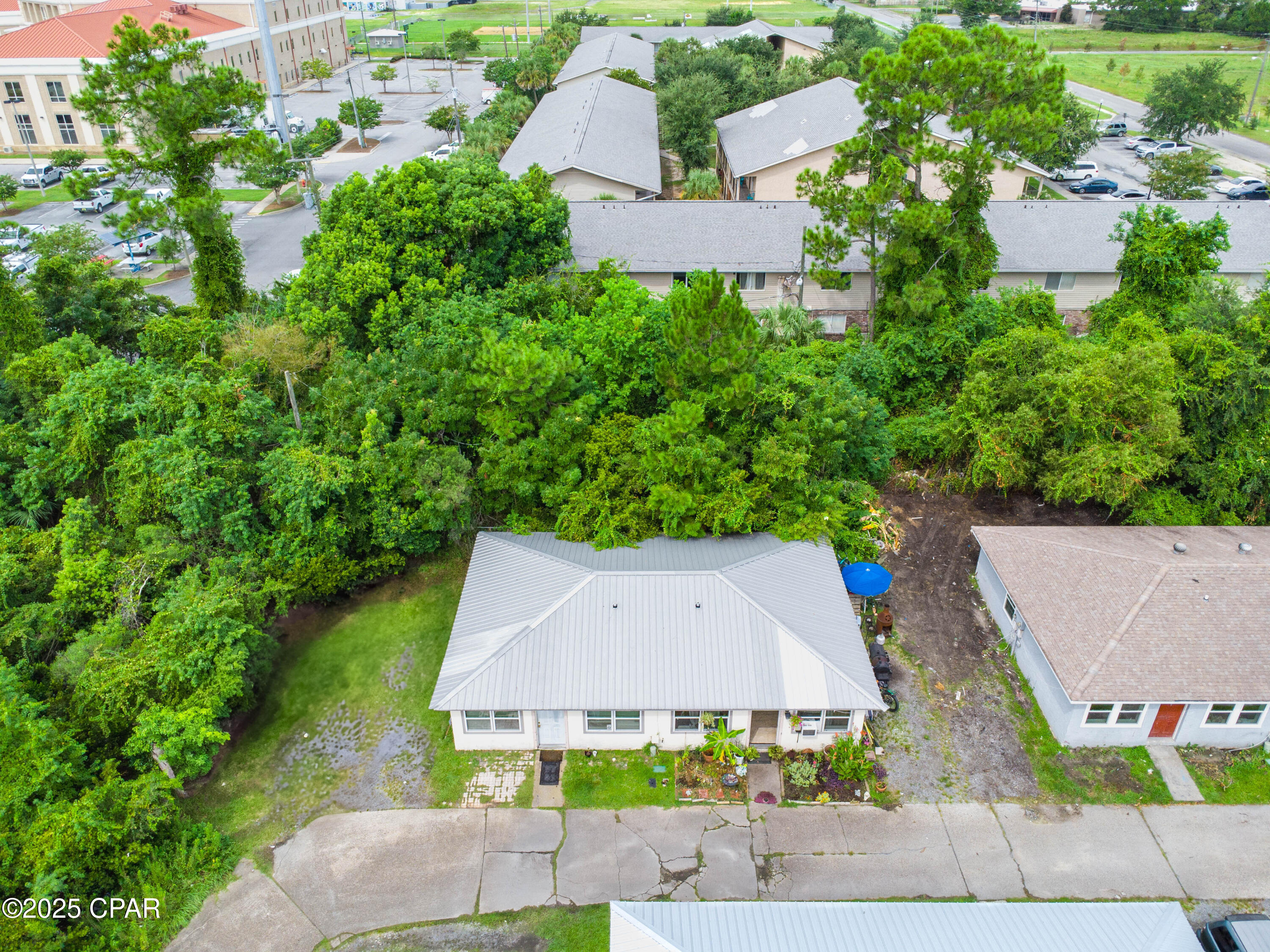 Image 3 For 715 13th Street 12-13