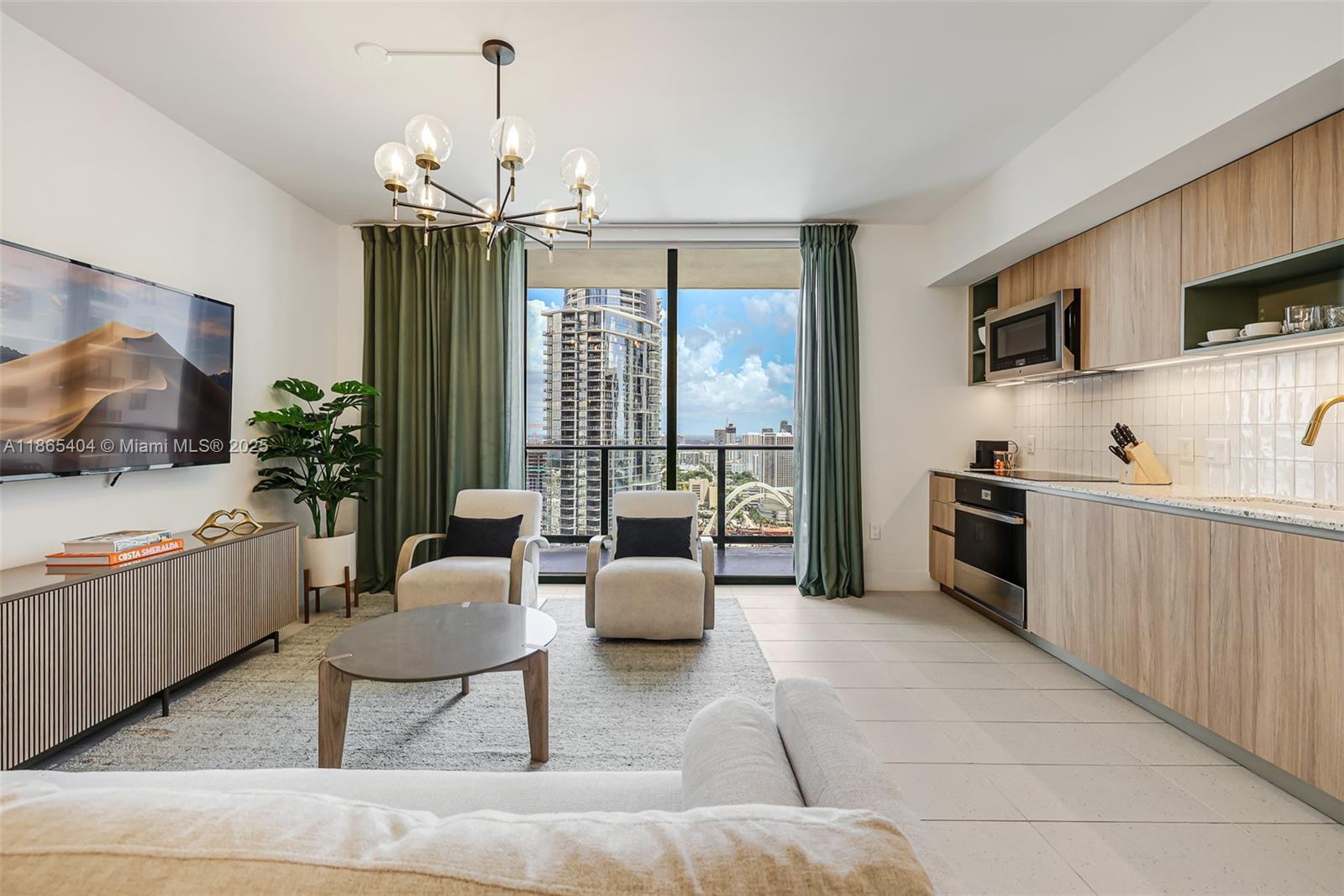 Condo for Sale in Miami, FL