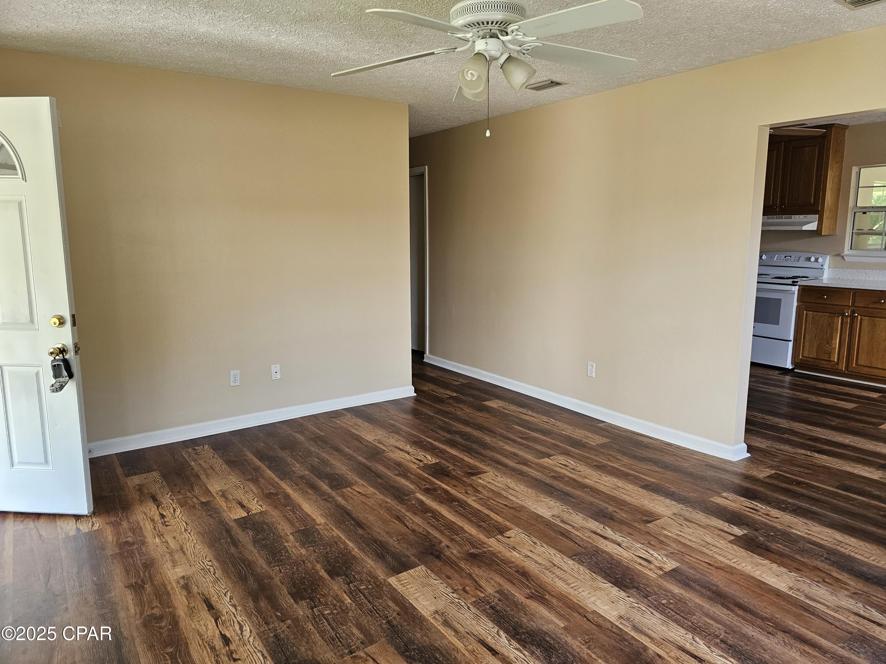 Image 5 For 609 Virginia Avenue