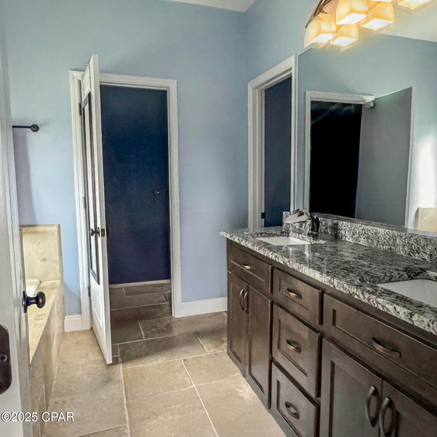 Image 10 For 1008 E 10th Str Street