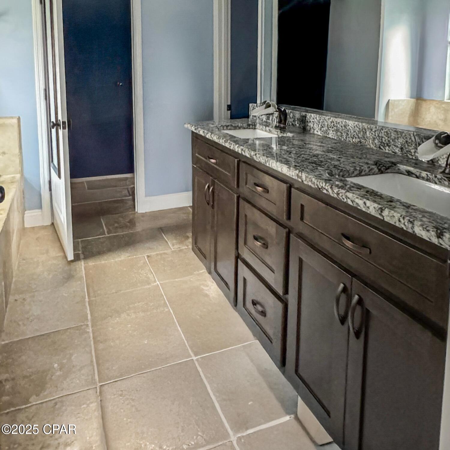 Image 11 For 1008 E 10th Str Street