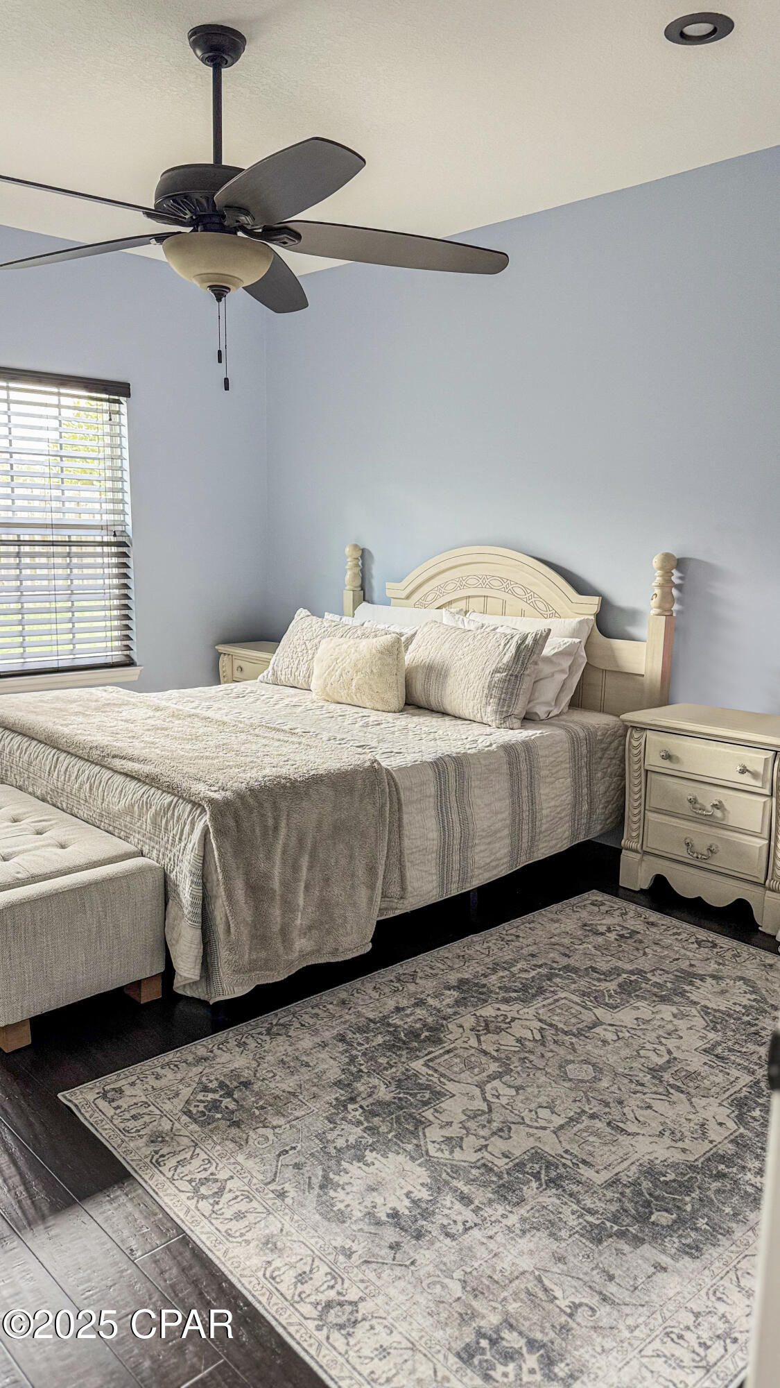 Image 2 For 1008 E 10th Str Street