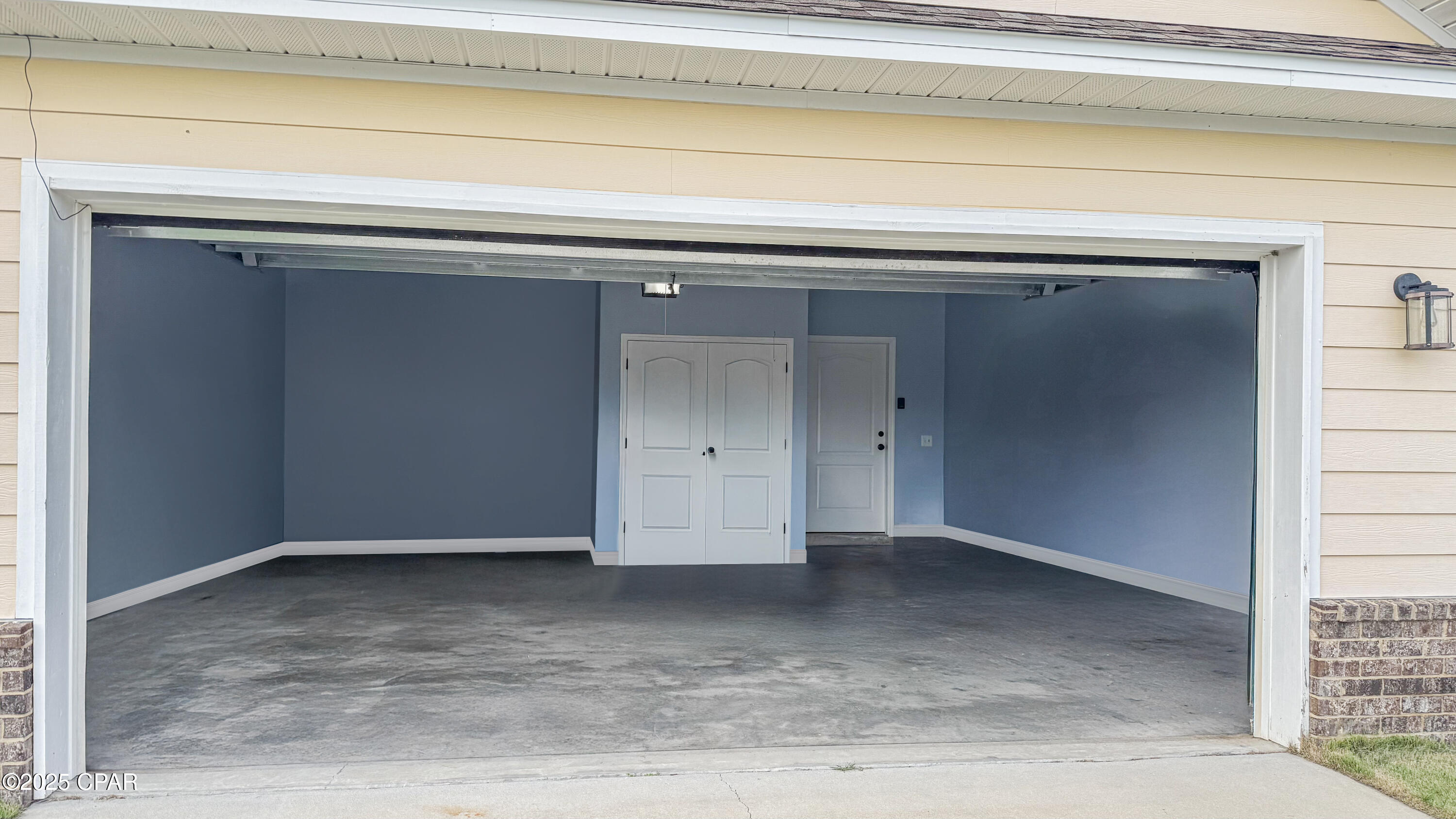 Image 24 For 1008 E 10th Str Street