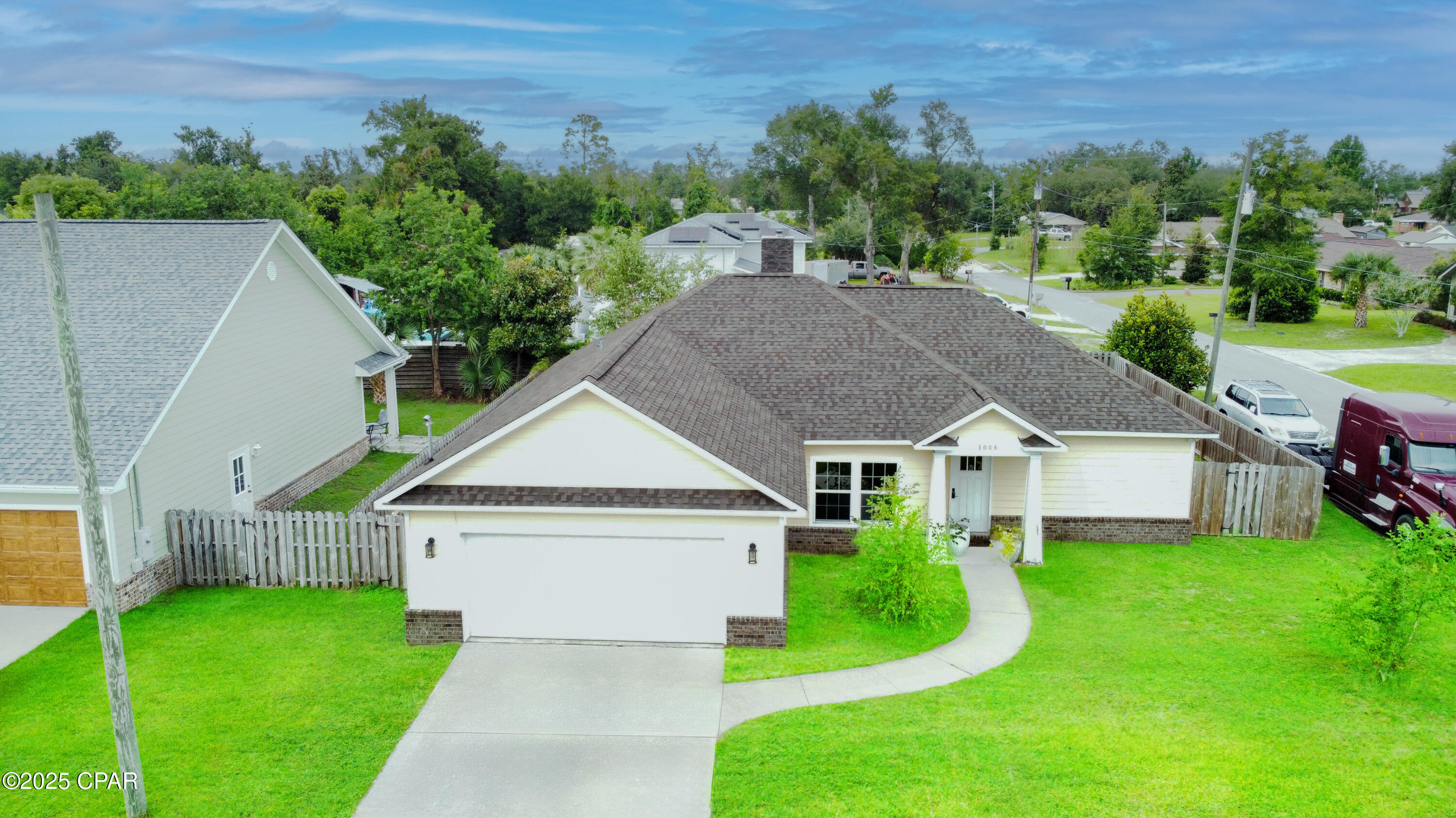 Image 25 For 1008 E 10th Str Street