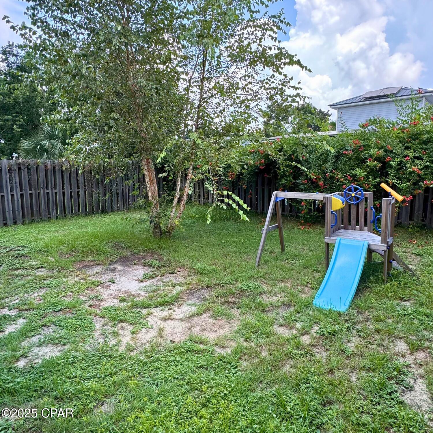 Image 26 For 1008 E 10th Str Street