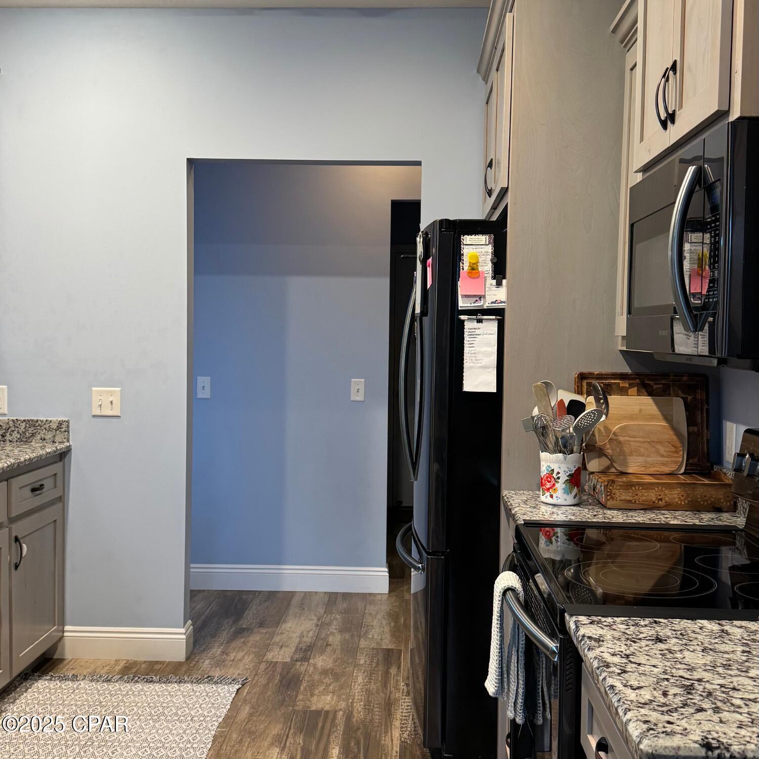 Image 27 For 1008 E 10th Str Street