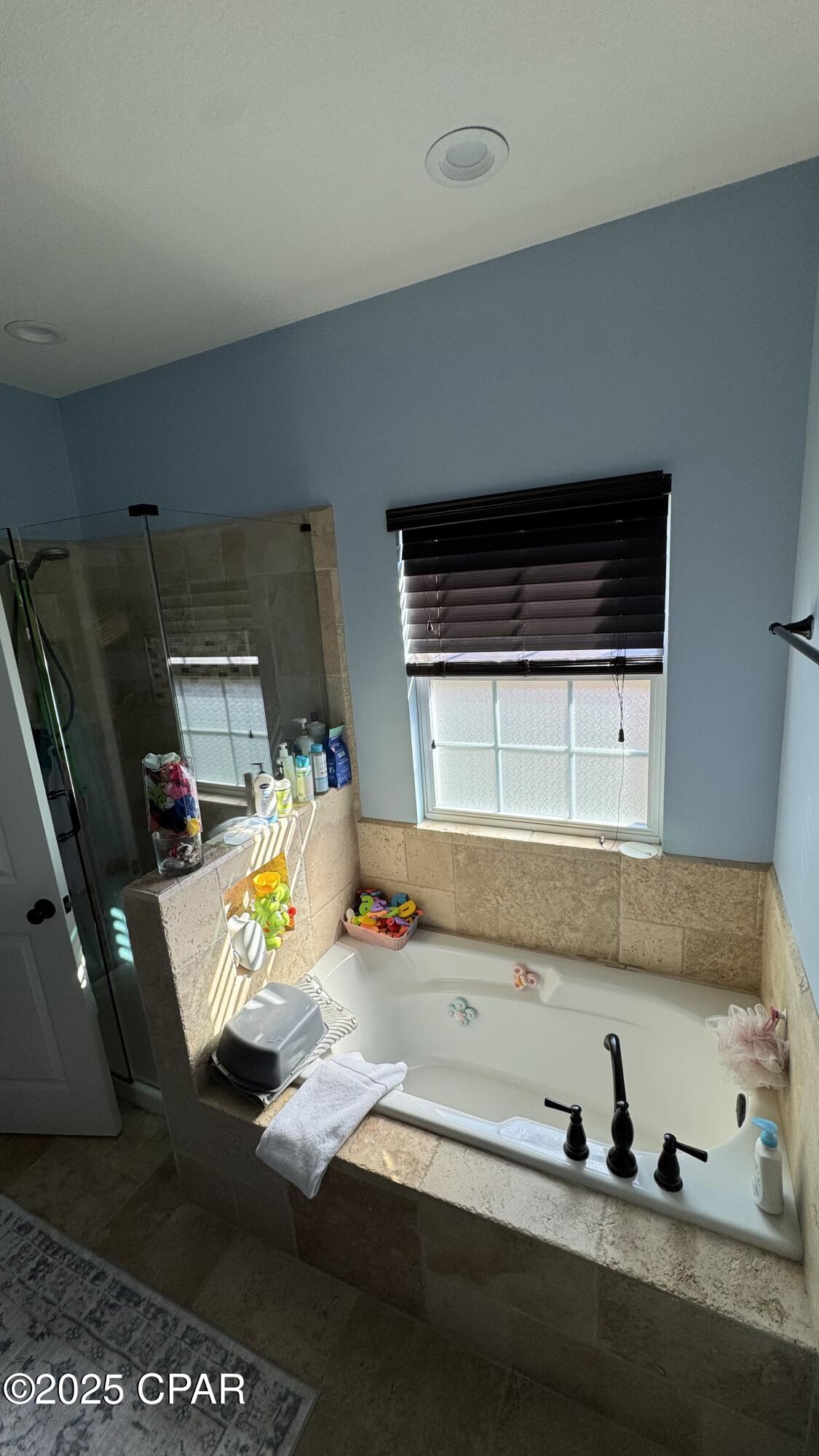 Image 28 For 1008 E 10th Str Street