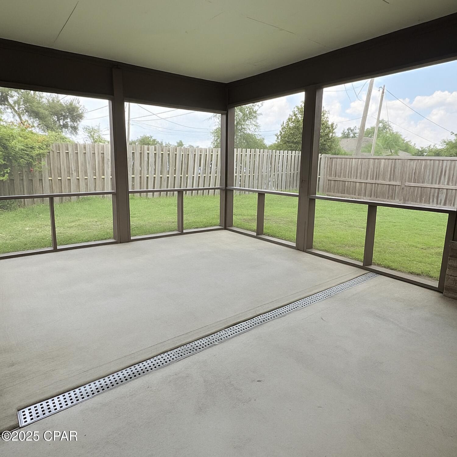 Image 3 For 1008 E 10th Str Street