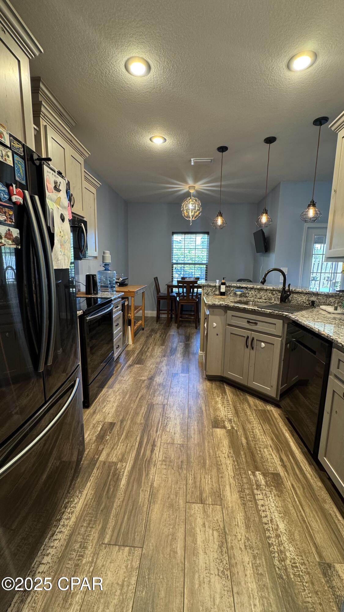 Image 32 For 1008 E 10th Str Street