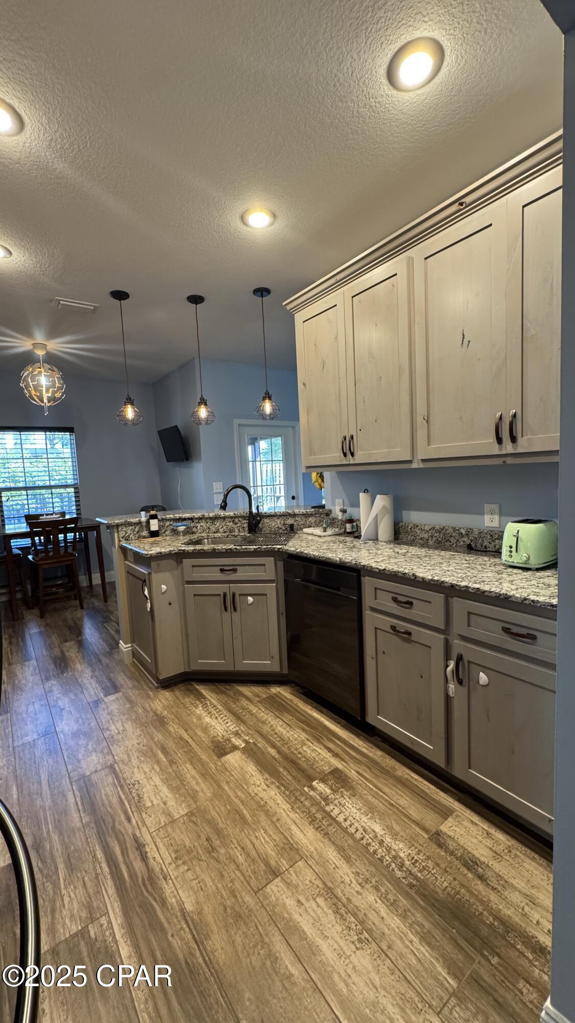 Image 35 For 1008 E 10th Str Street