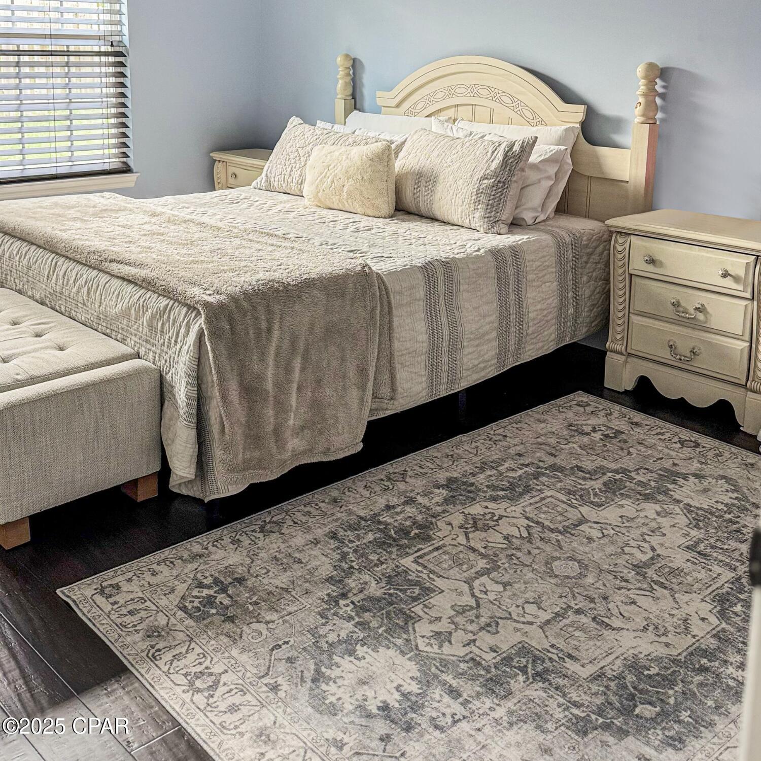 Image 4 For 1008 E 10th Str Street