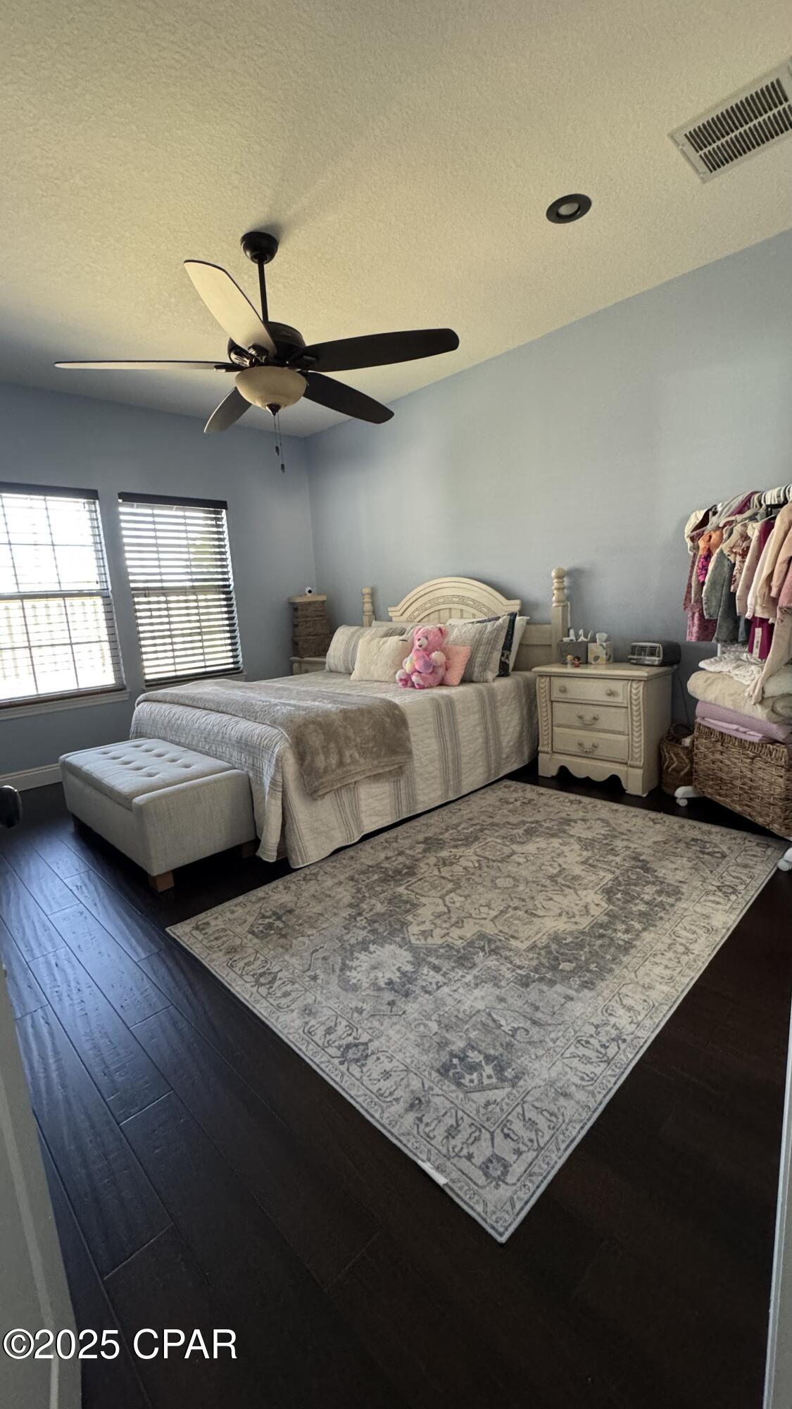 Image 41 For 1008 E 10th Str Street