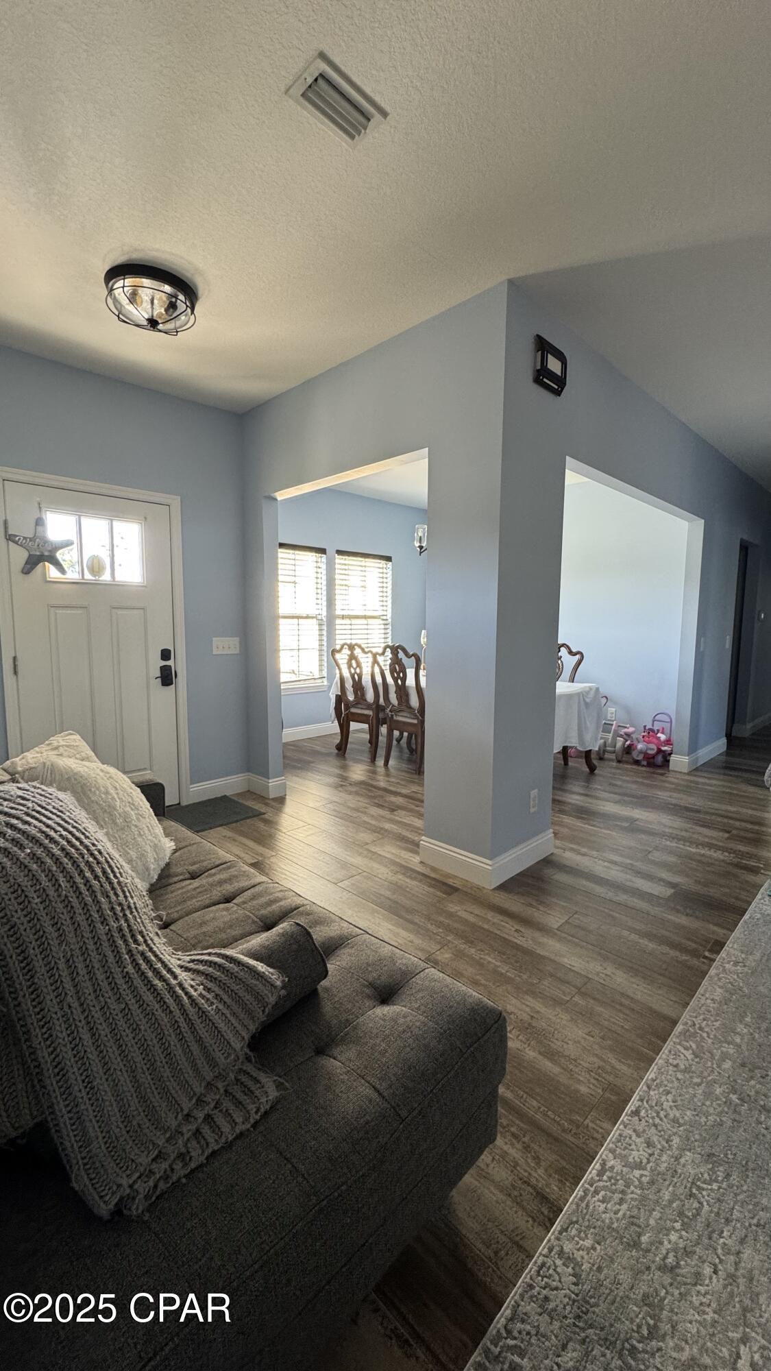 Image 42 For 1008 E 10th Str Street