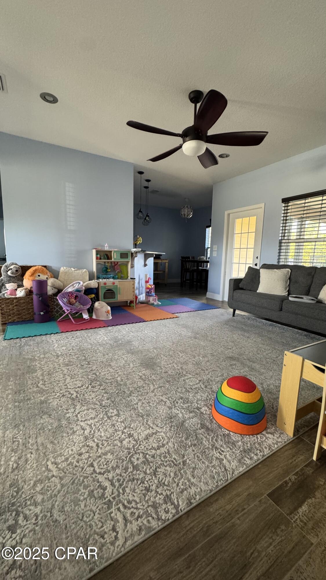 Image 43 For 1008 E 10th Str Street