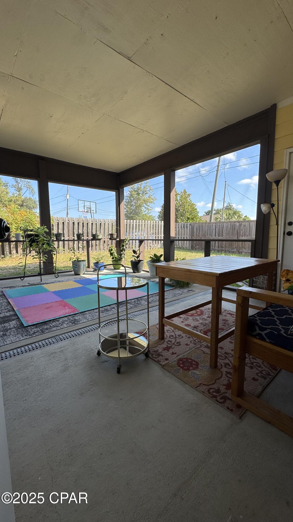 Image 44 For 1008 E 10th Str Street