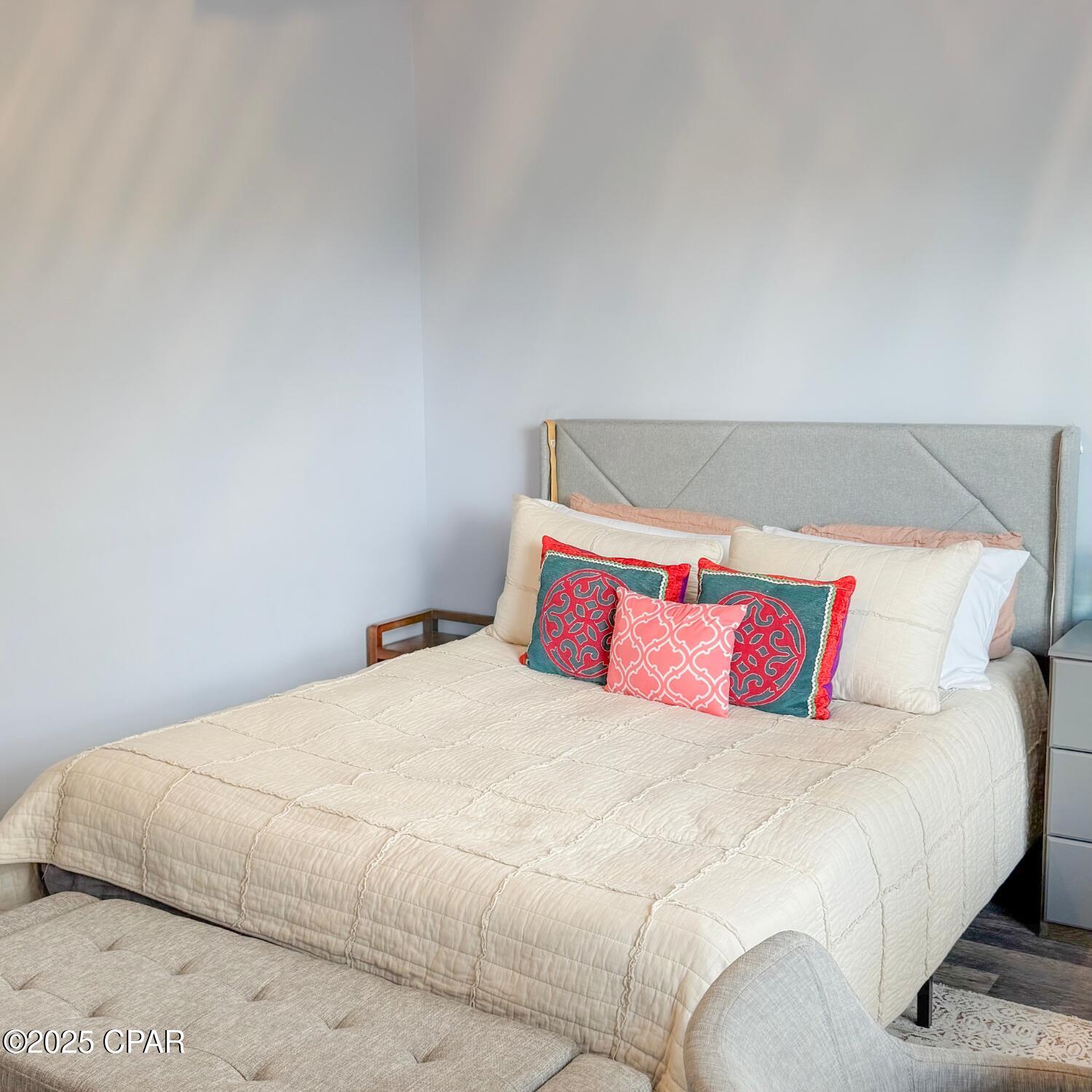 Image 7 For 1008 E 10th Str Street