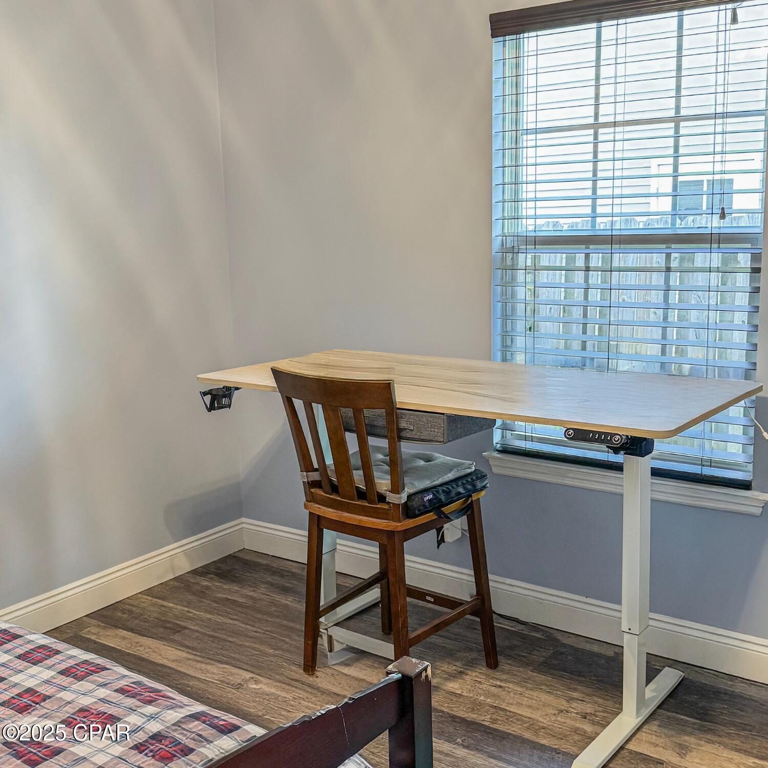 Image 9 For 1008 E 10th Str Street