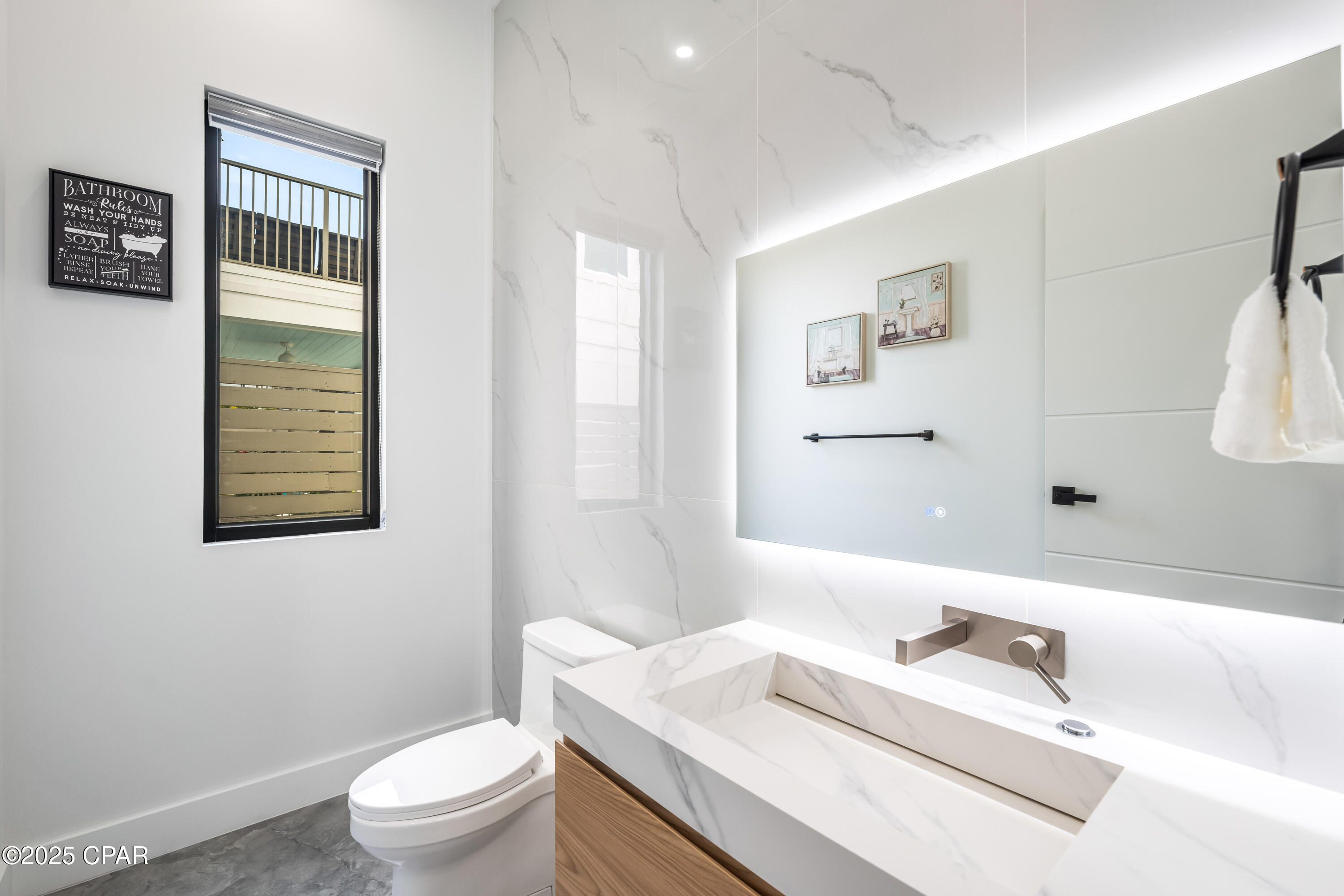 Listing photo id 13 for 21 Tidewater Court