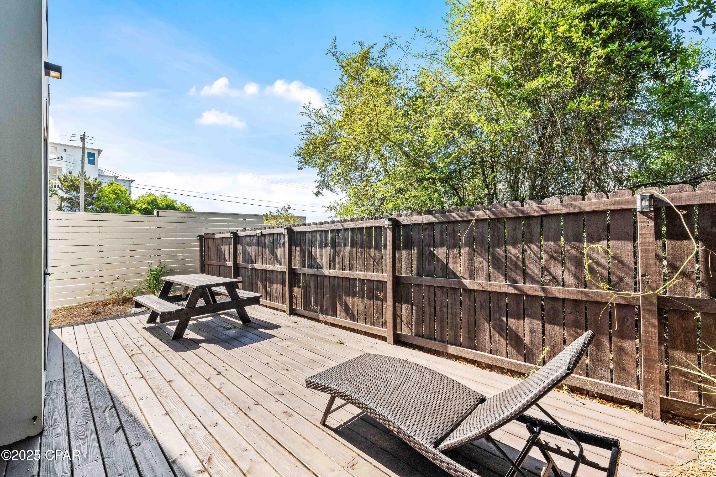 Listing photo id 20 for 21 Tidewater Court