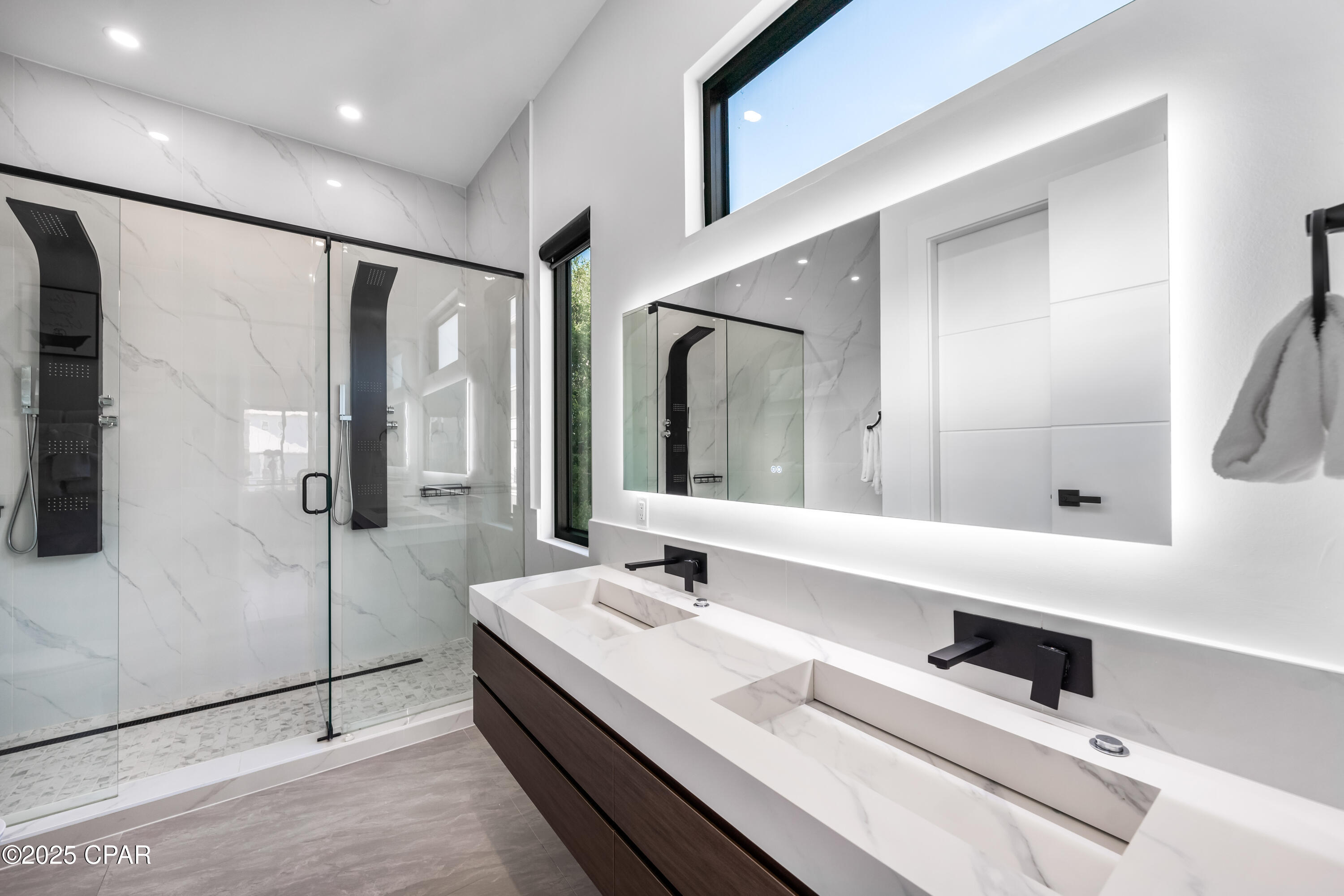 Listing photo id 29 for 21 Tidewater Court