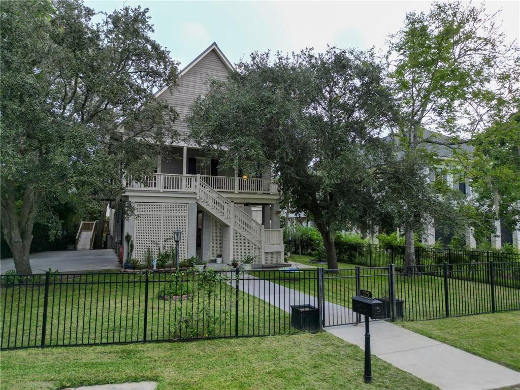 Homes for sale in Mandeville, LA | 225 West St, Mandeville, LA 70448 | MLS# 2518475