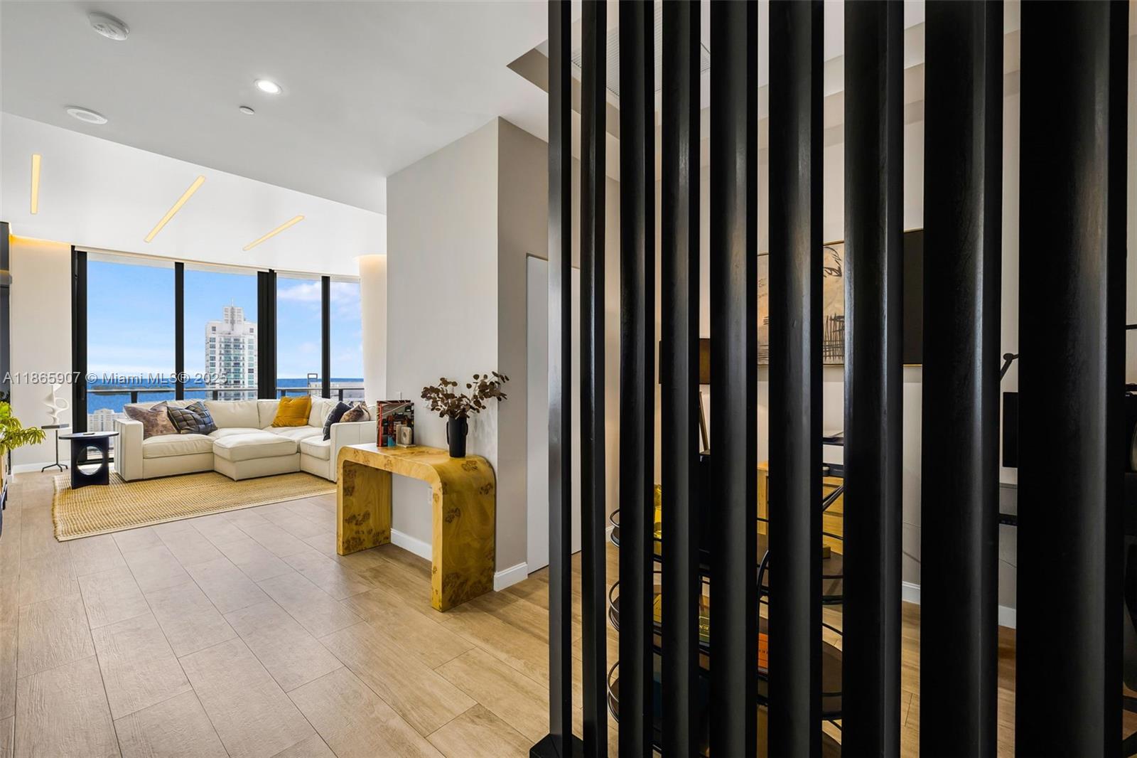45 SW 9th St #4603, Miami FL 33130
