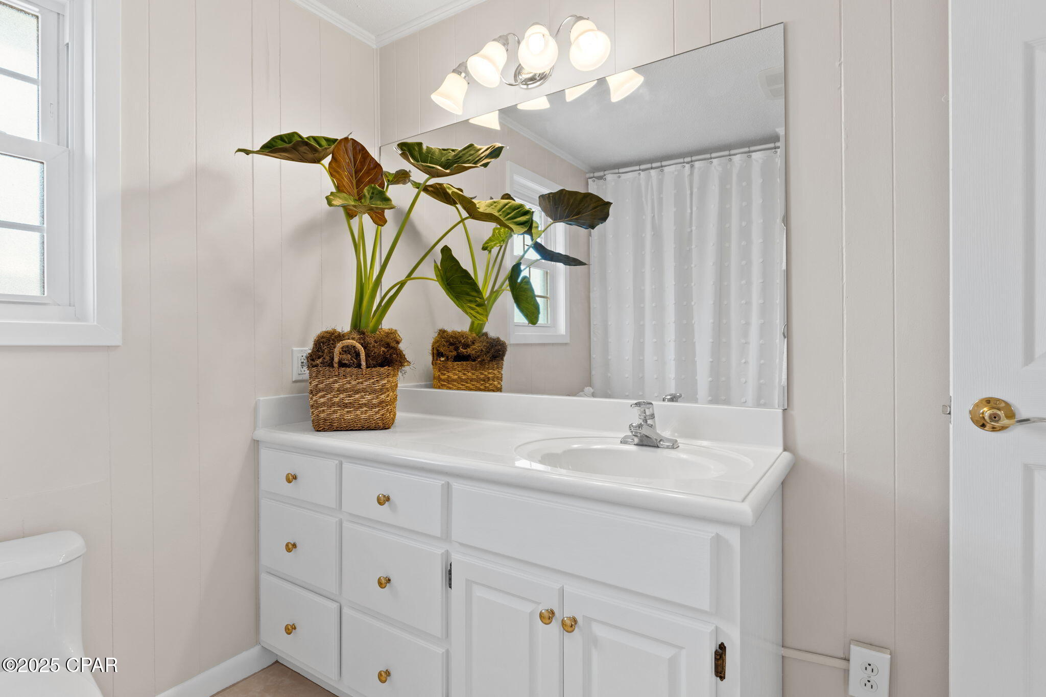 Image 46 For 122 Monterey Avenue